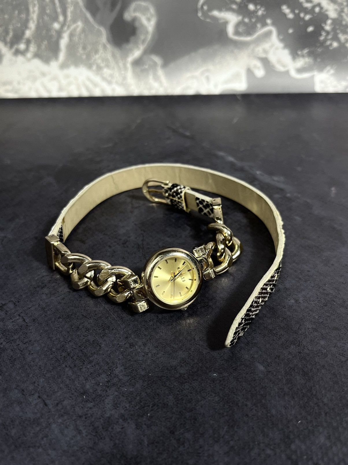 Hysteric Glamour MOHITO Gold Chain Watch, Minimalist Design, Modern Style Size ONE SIZE - 5 Thumbnail