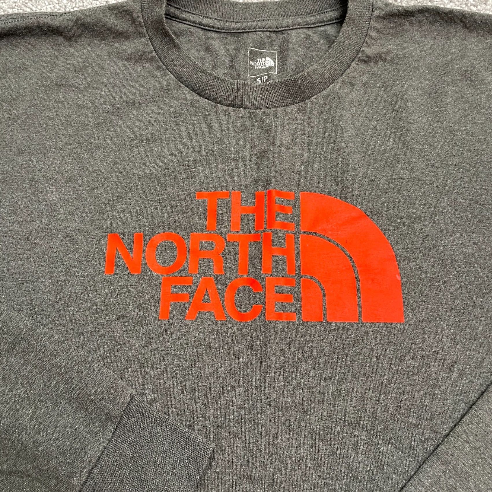 The North Face The North Face T-Shirt Mens Small Gray Graphic Crew Neck Long Sleeve Casual Tee Size US S / EU 44-46 / 1 - 3 Thumbnail