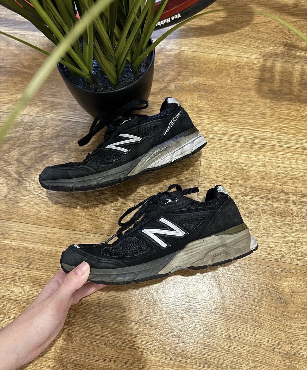 New Balance NEW BALANCE 990v4 WMNS BLACK SNEAKERS SHOES Size US 8 / IT 38 - 7 Thumbnail
