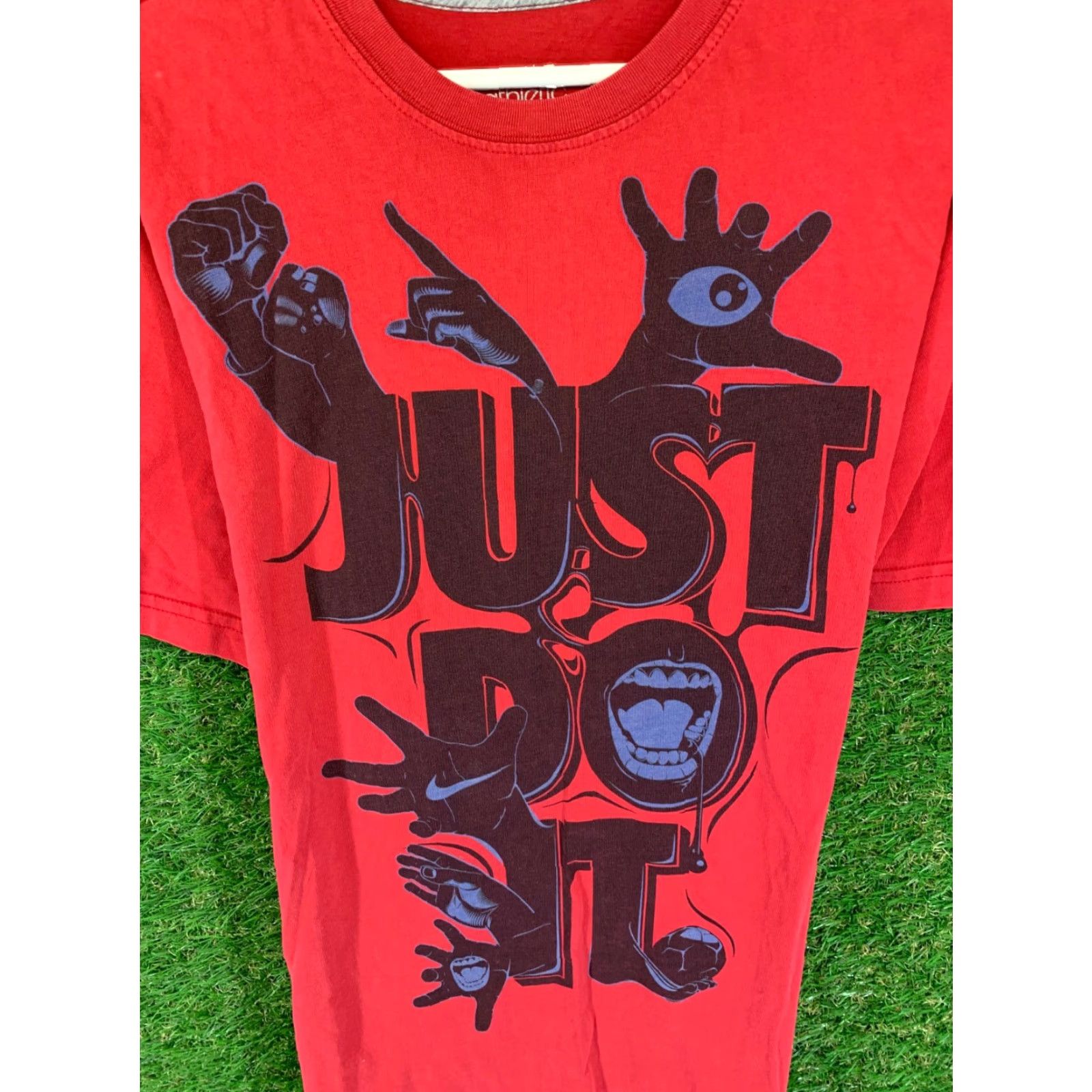 Nike NIKE JUST DO IT Shirt Mens L Red Jersey T-Shirt Logo Short Sleeve Cotton 100% Standard Fit 2011 Size US L / EU 52-54 / 3 - 3 Thumbnail