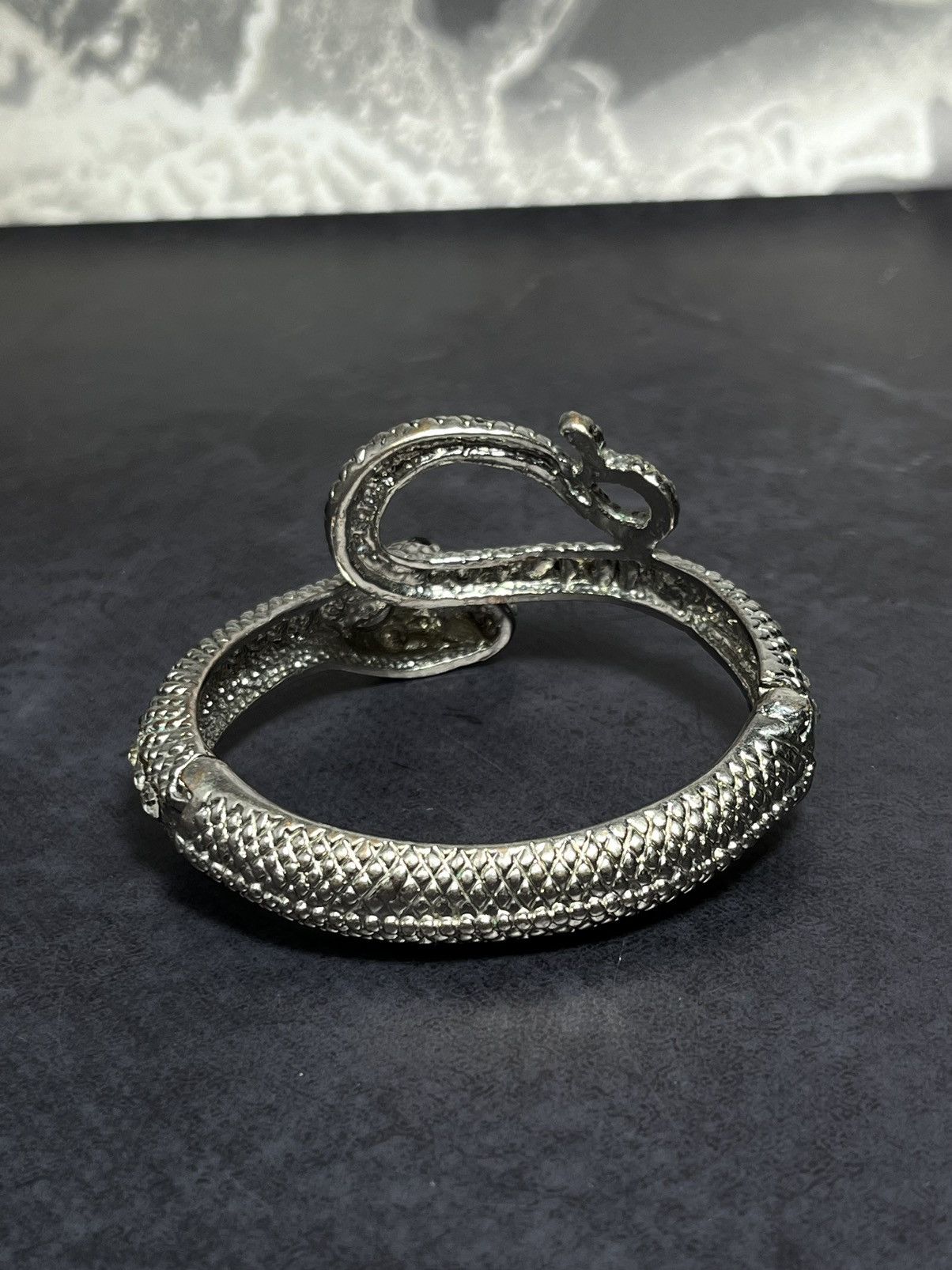 Designer × Jewelry × Vintage Serpent Crystal Bracelet - Vintage Elegance Size ONE SIZE - 8 Thumbnail