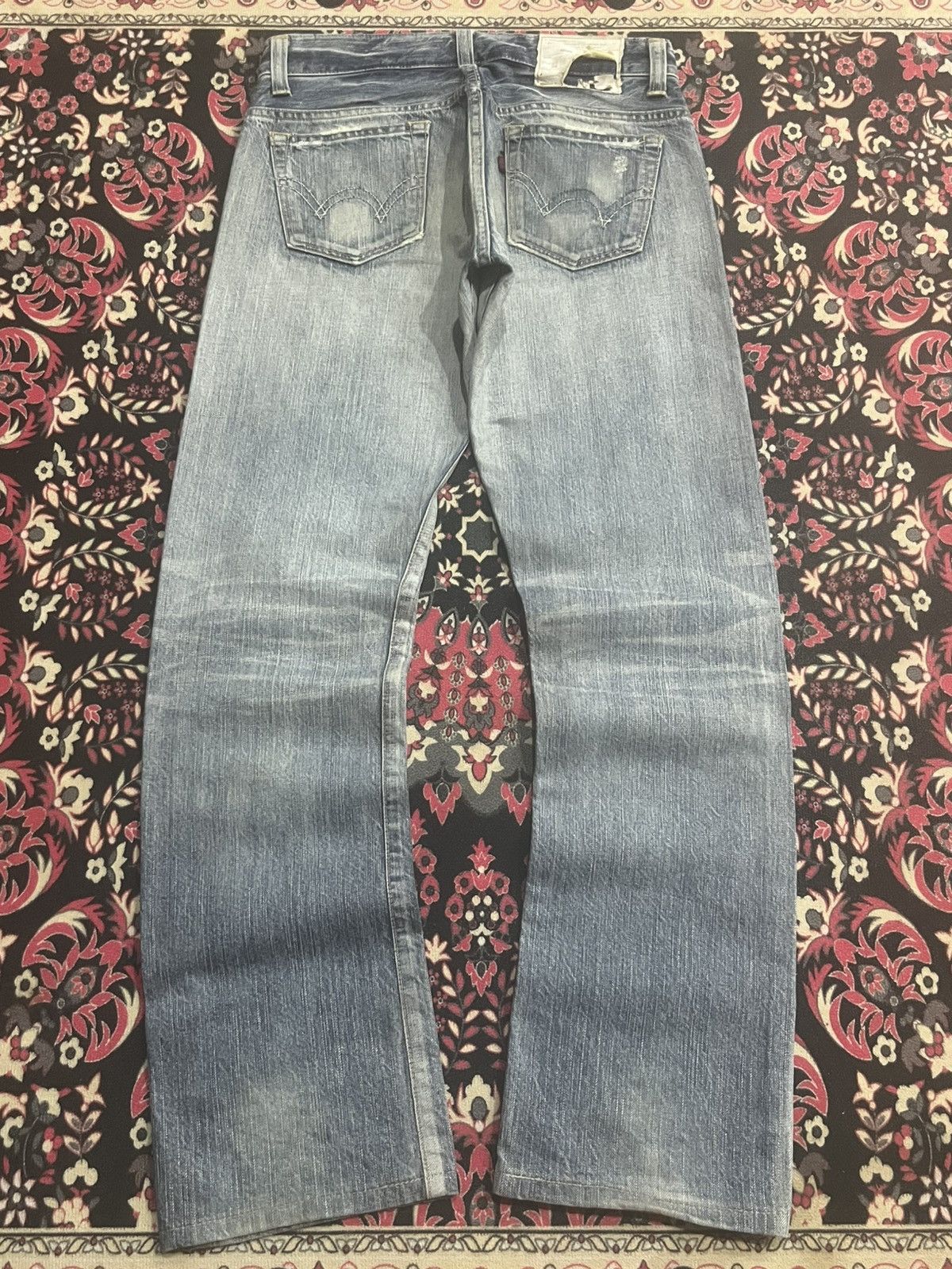 Edwin Vintage Edwin Distress Light Wash Skull Graphic Stud Jeans Size 28" / US 6 / IT 42 - 2 Thumbnail
