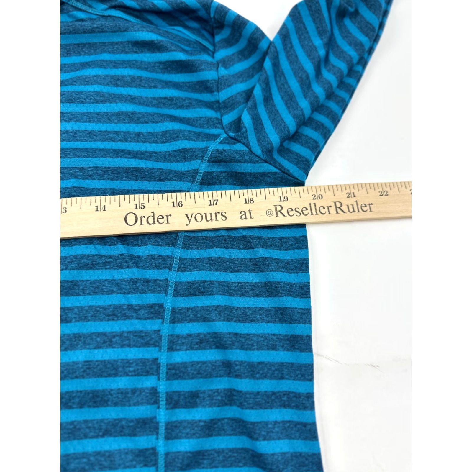 Eddie Bauer Eddie Bauer Shirt Womens Large Blue Stripe Activewear Hooded Pullover Top Size L / US 10 / IT 46 - 8 Thumbnail
