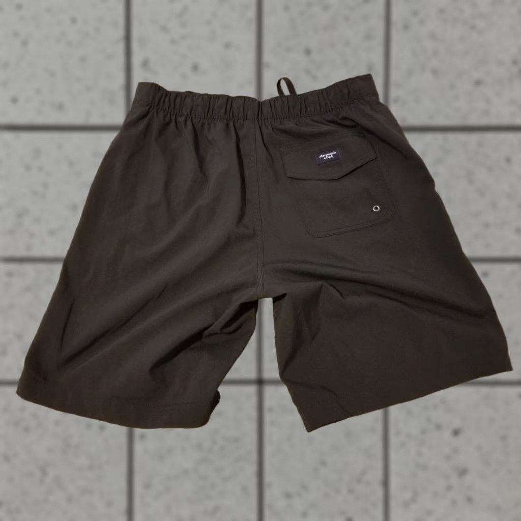 Abercrombie & Fitch VINTAGE Abercrombie & Fitch Shorts Mens Athletic Black S Small Regular Athletic Performance Stretch Shorts Men Black S (If vintage yes) Size US 29 - 1 Thumbnail