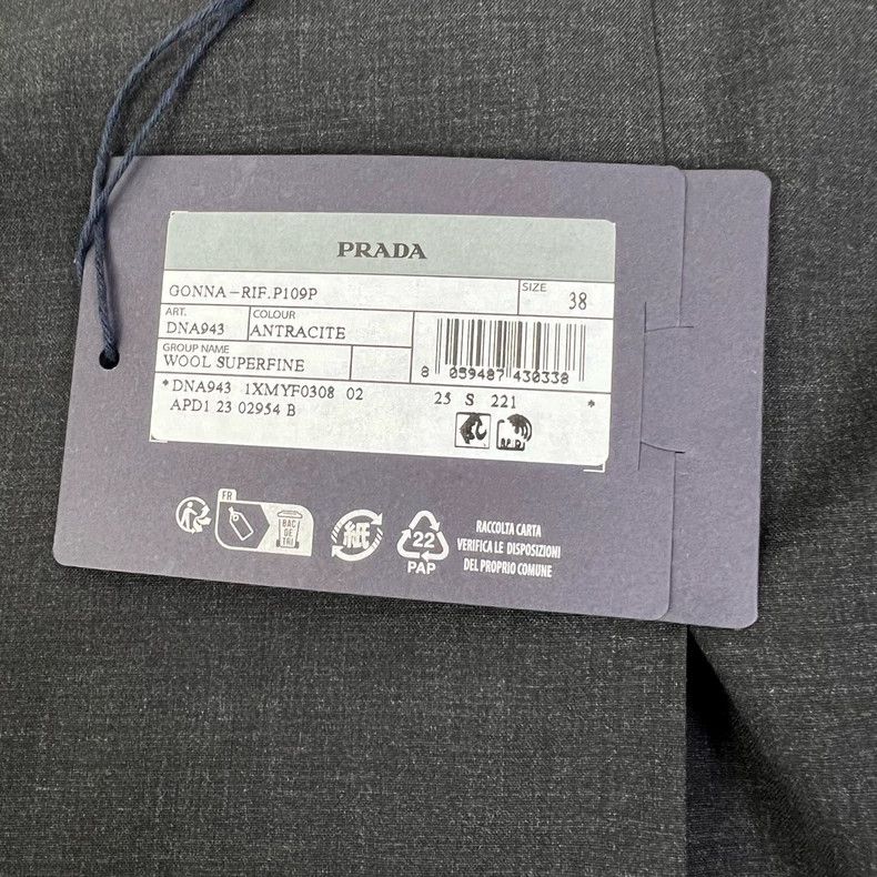 Prada Prada Black and gray, medium and long skirt 2505-Nextarrow Size 25" / US 0 / IT 36 - 7 Thumbnail
