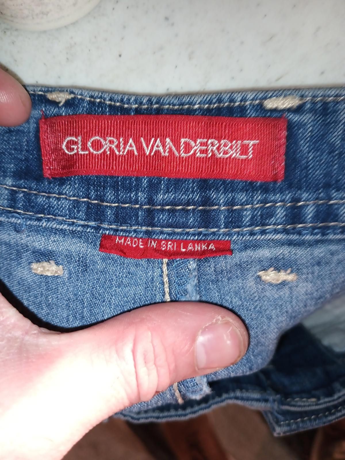 Designer Gloria Vanderbilt Women's Cropped Jeans Size 10 Size 32" / US 10 / IT 46 - 3 Thumbnail
