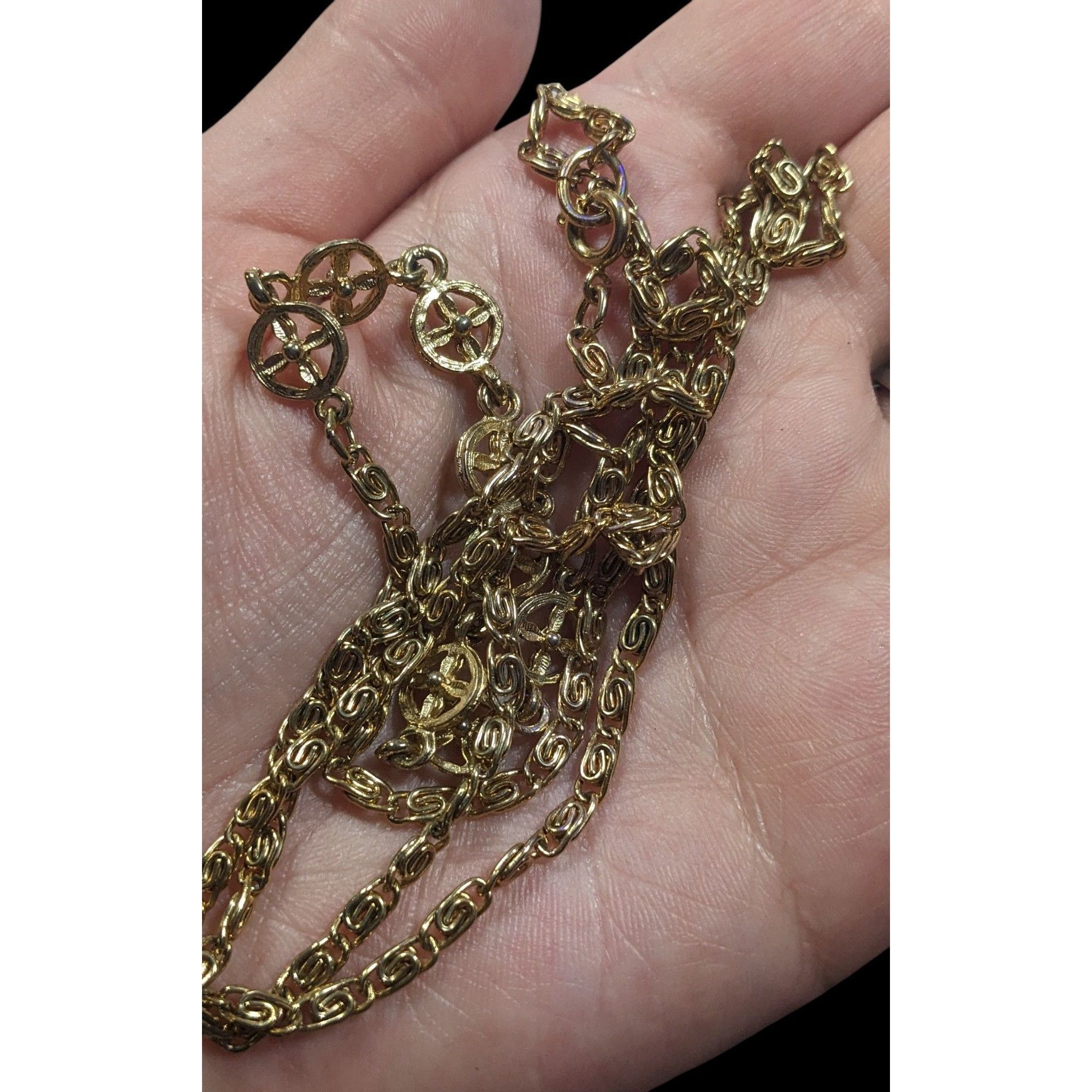 Other Classic Snail Chain Gold Tone With Floral Charm Accents Size ONE SIZE - 5 Thumbnail