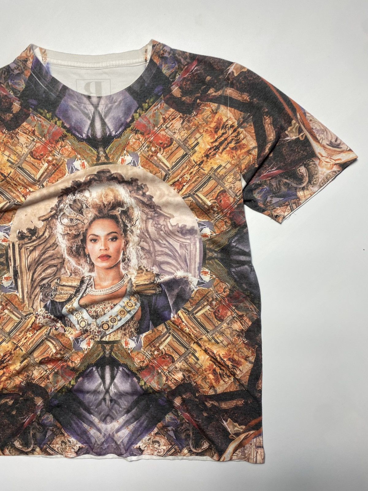 Band Tees Vintage Y2k Beyonce full print t-shirt size S Size US S / EU 44-46 / 1 - 3 Thumbnail