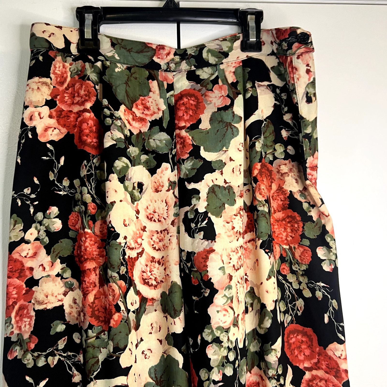 Anna Sui Anna Sui Wide Leg Floral Pants Size 6 black red green Size 28" / US 6 / IT 42 - 3 Thumbnail
