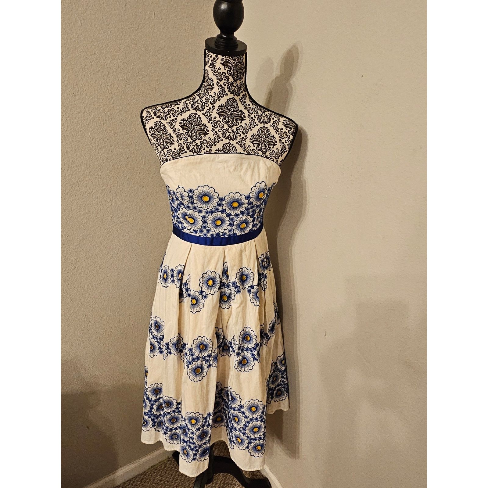 Anthropologie Anthropologie Moulinette Soeurs strapless eyelets dress Size S / US 4 / IT 40 - 7 Thumbnail