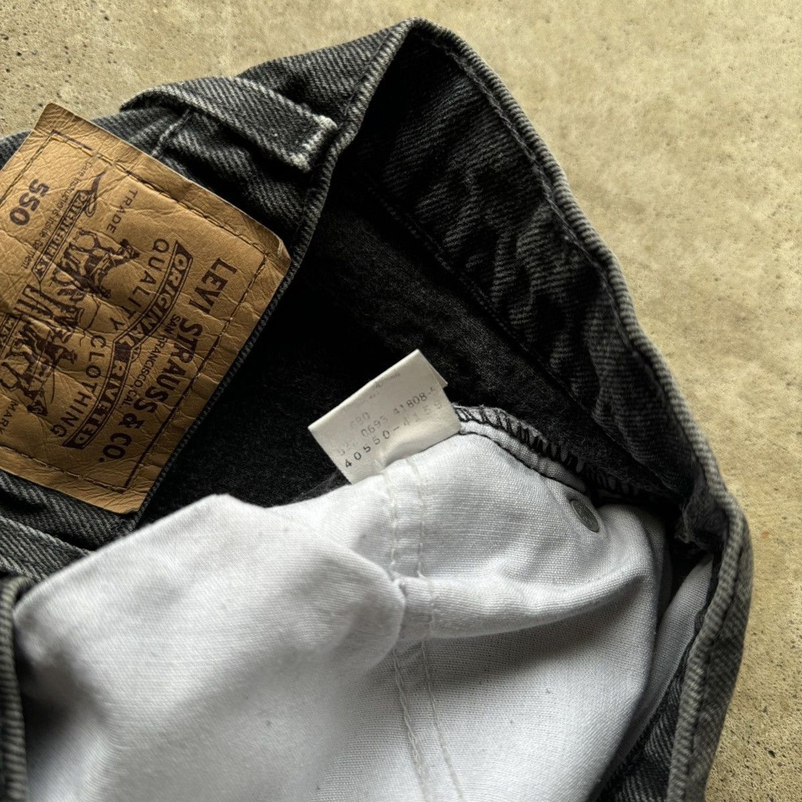 Levi's Vintage 90s Levi's 550 Orange Tab Faded Black Jeans USA Size US 27 - 7 Thumbnail