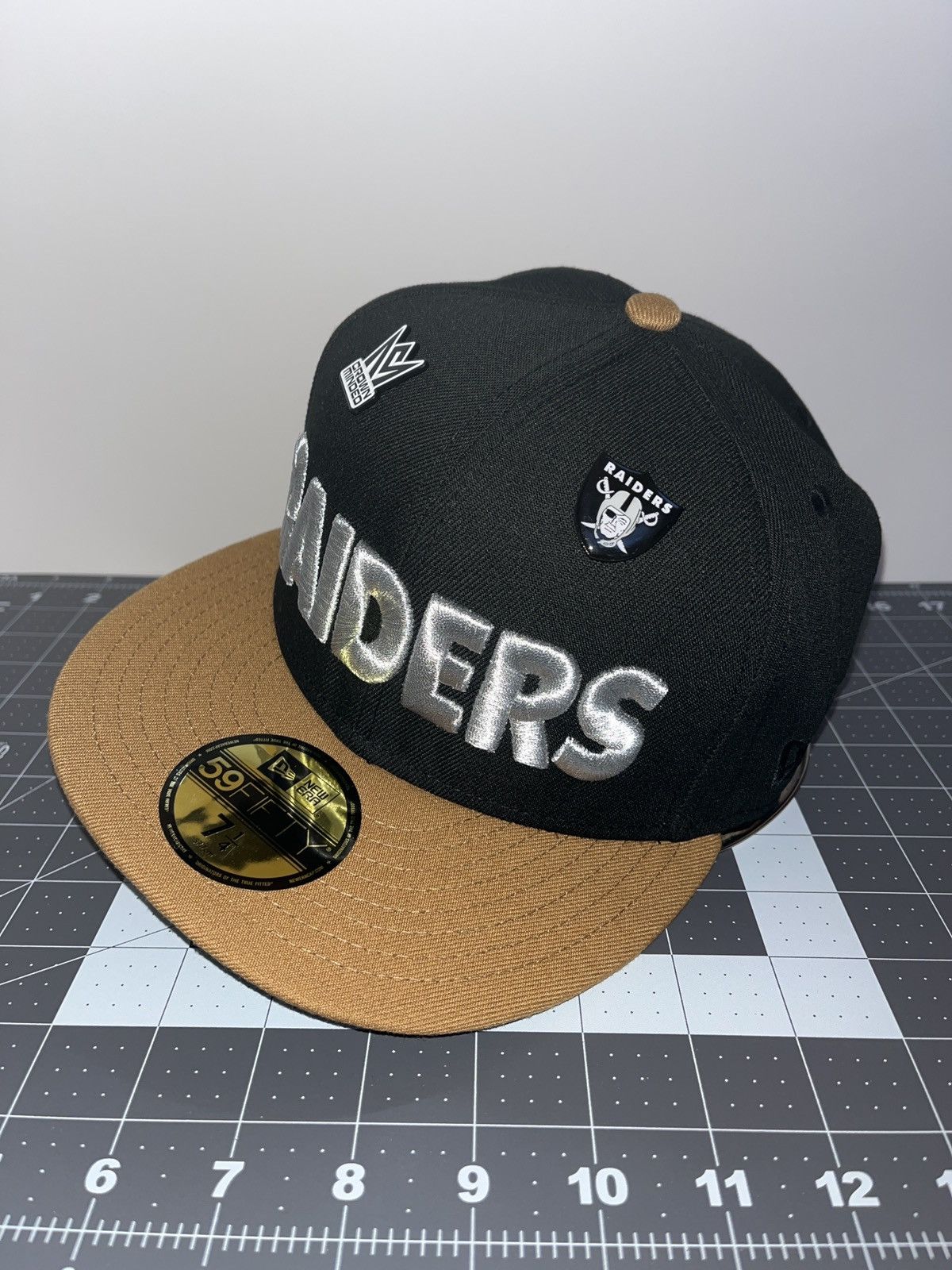 New Era Las Vegas Raiders 7 1/4 59FIFTY Black Two tone Size ONE SIZE - 3 Thumbnail