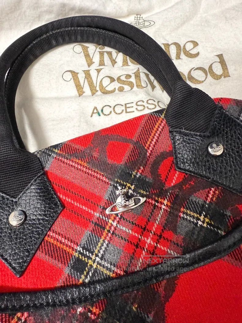 Vivienne Westwood Vivienne Westwood size os Vintage large graffiti handbag - Size ONE SIZE - 2 Thumbnail