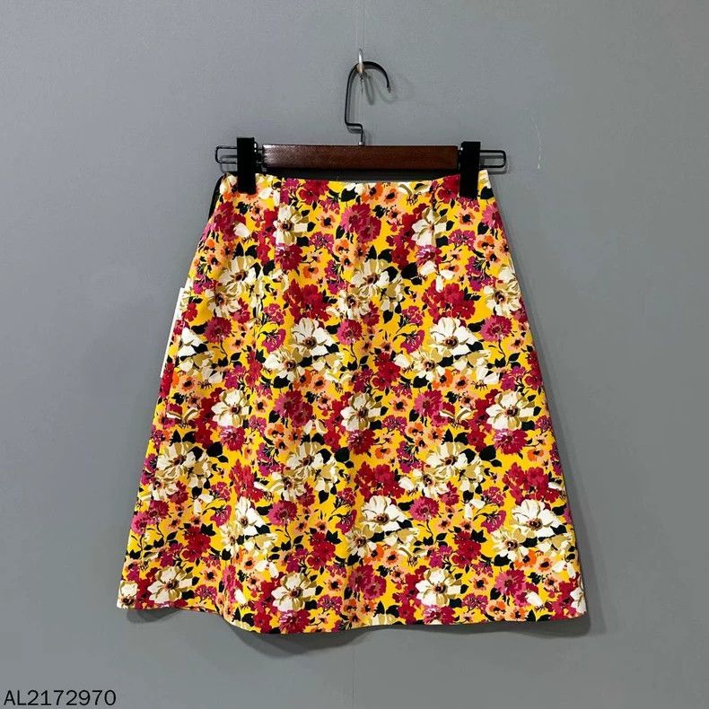 Gucci Floral Skirt by Gucci in Yellow and Red- DMC Size US 38 / EU 54 - 1 Thumbnail