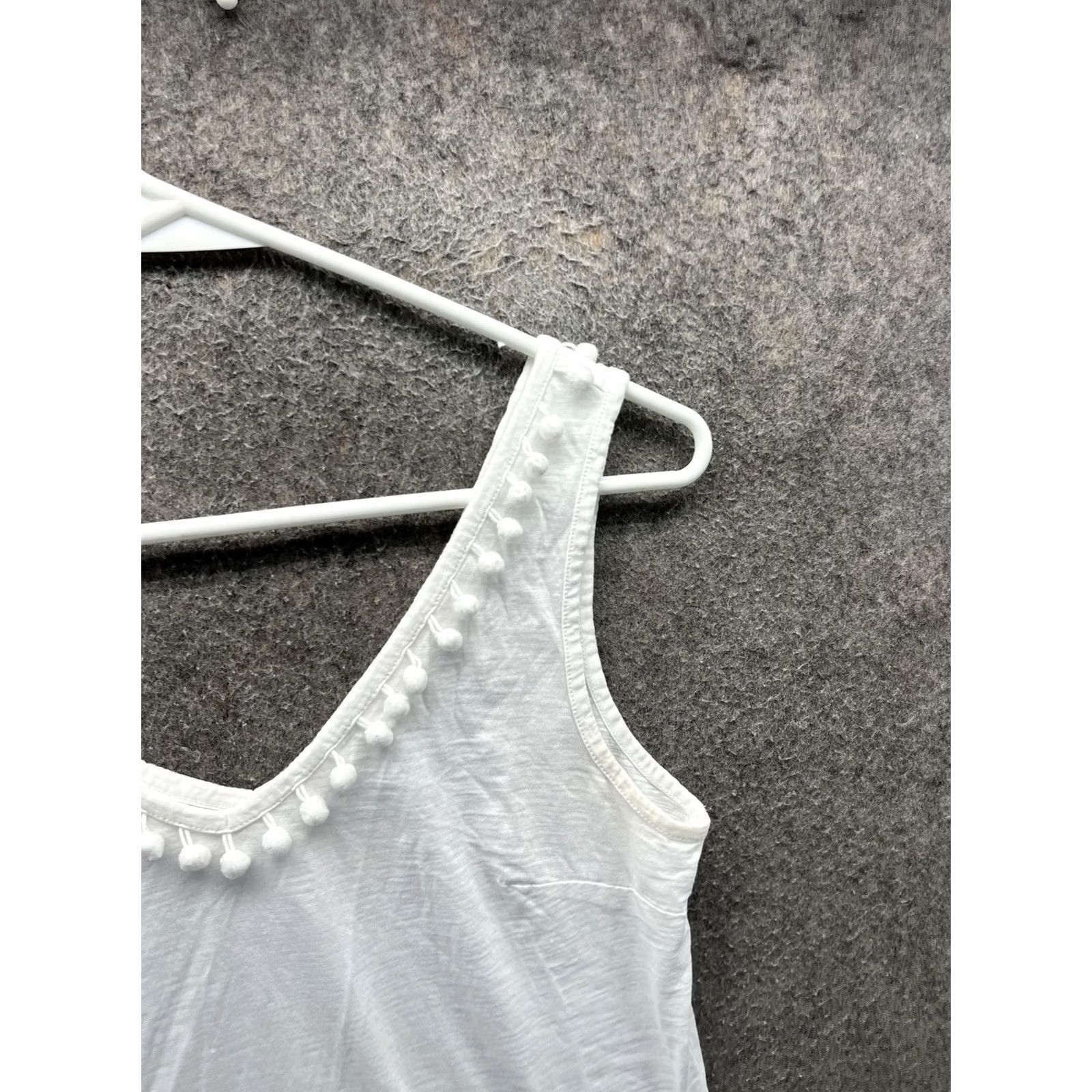 Lilly Pulitzer Lilly Pulitzer Tank Top Womens Small White V-Neck Fringe Sleeveless Jersey Size S / US 4 / IT 40 - 6 Thumbnail
