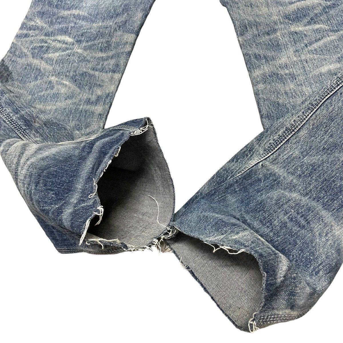 Blue Blue Japan VINTAGE BLUE WAY DISTRESSED DENIM PANTS Size US 32 / EU 48 - 11 Thumbnail
