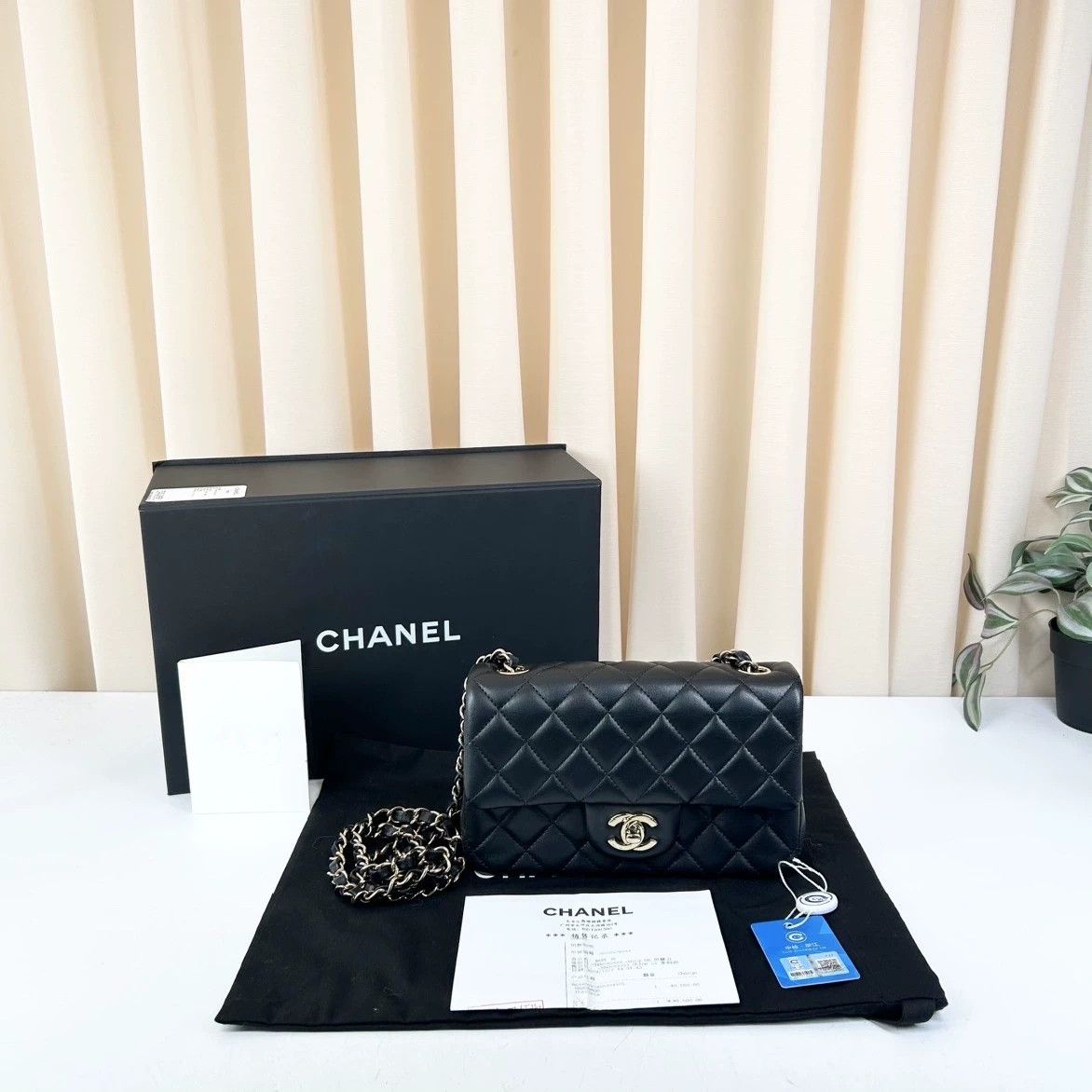 Chanel Pre-loved Bag Very good condition Size ONE SIZE - 1 Thumbnail