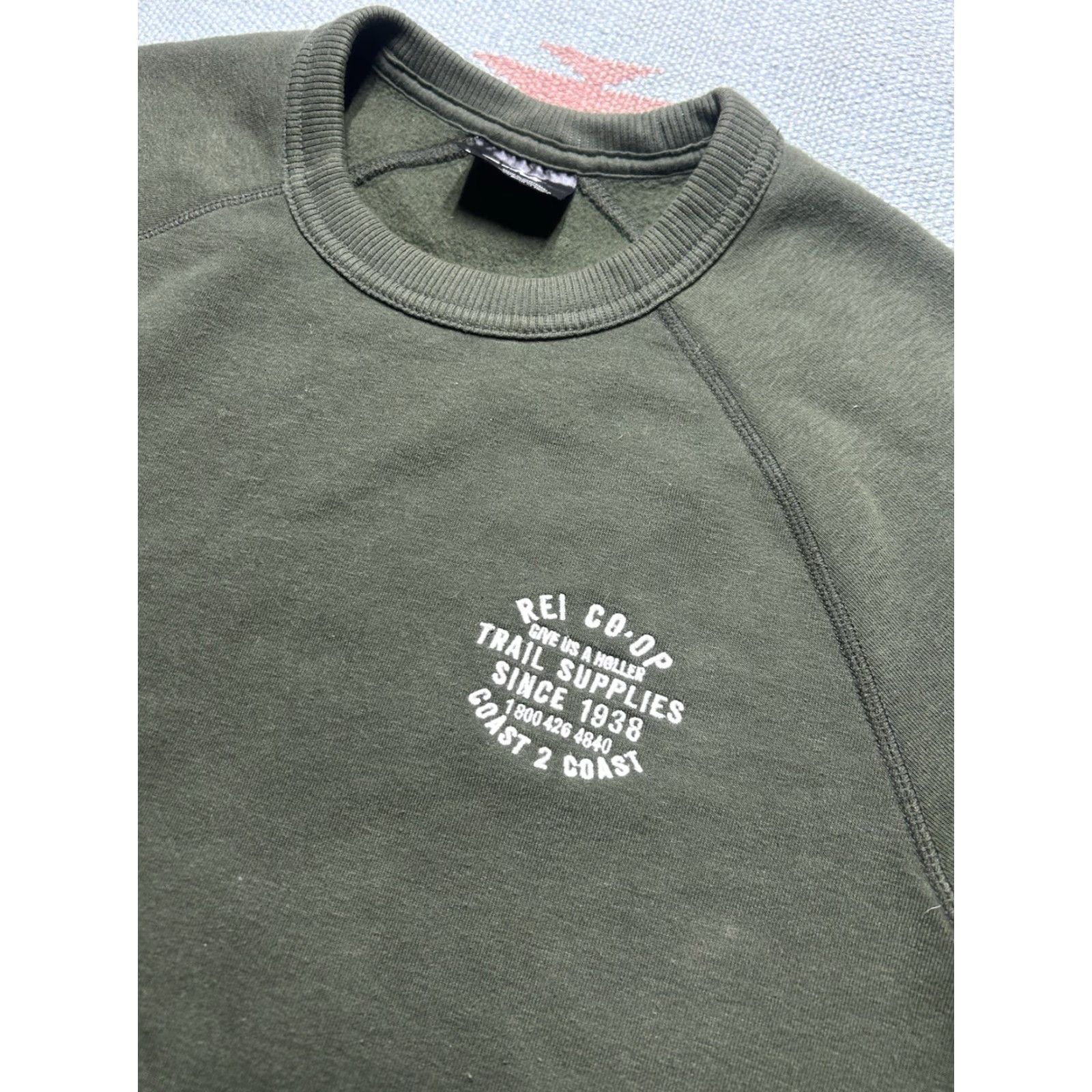 Vintage REI Co-Op Sweatshirt Embroidered Logo Outdoor Hiking Forest Green Small Mens Pullover Crewneck Outdoor Size US S / EU 44-46 / 1 - 3 Thumbnail