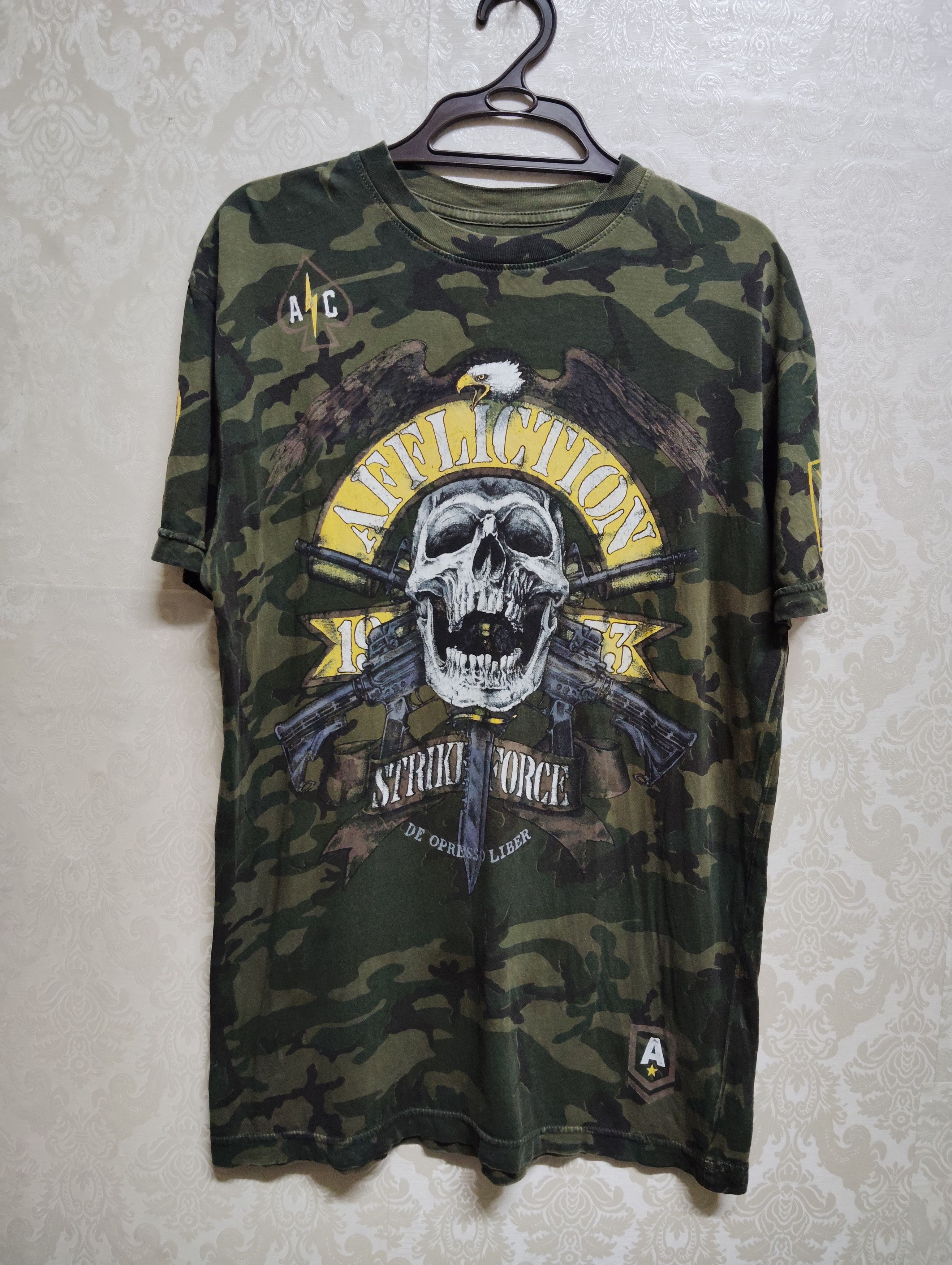 Affliction VINTAGE AFFLICTION "KILL EM ALL"CAMOUFLAGE ARMY TEES Size US M / EU 48-50 / 2 - 2 Thumbnail