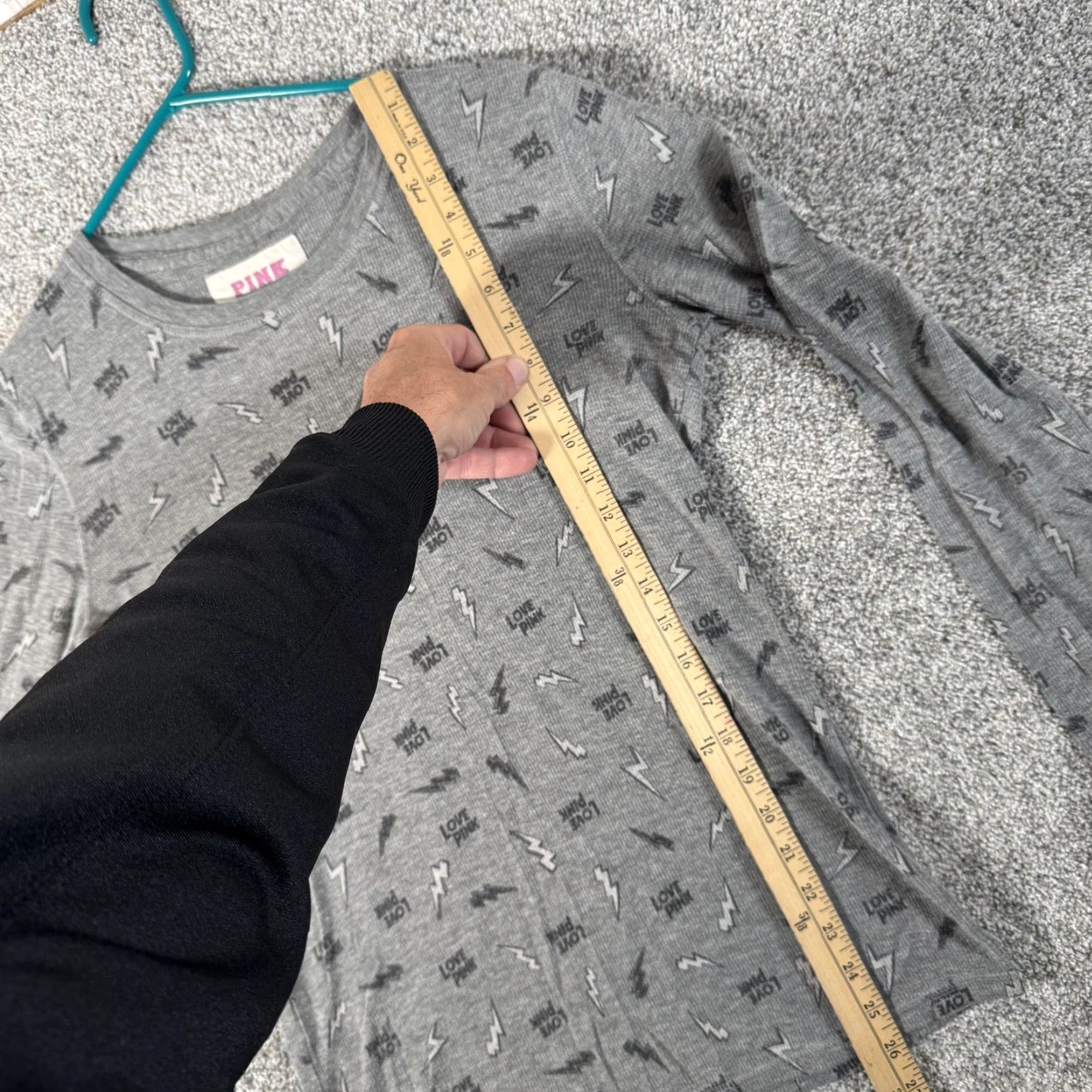 Pinko VINTAGE PINK Victoria's Secret Shirt T-Shirt L Gray Geometric Graphic Long Sleeve Crew Neck Size L / US 10 / IT 46 - 2 Thumbnail