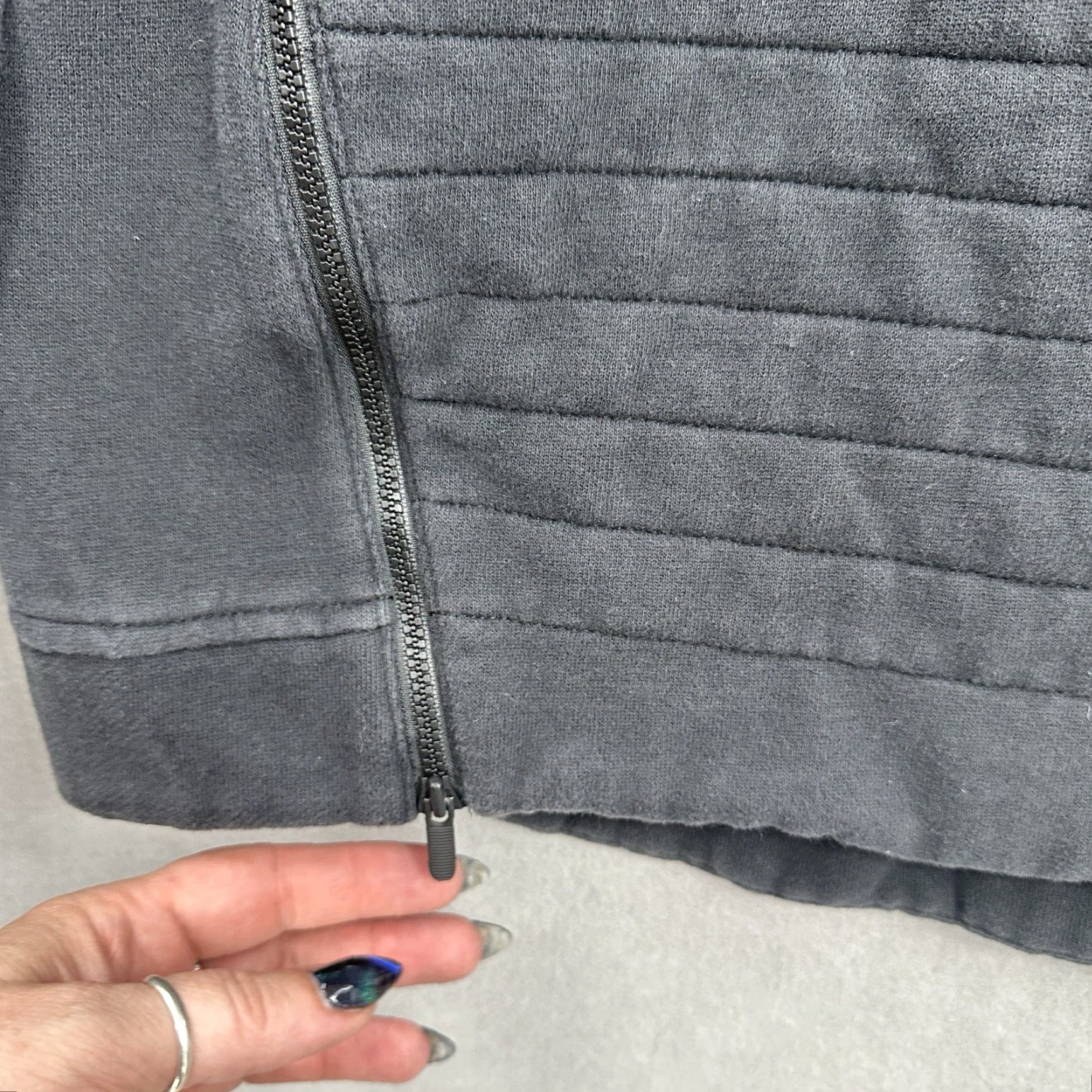 Lululemon Lululemon Sweatshirt Womens 6 Black Fleece Be True Logo Crew Neck Pullover ZIP Side Size M / US 6-8 / IT 42-44 - 4 Thumbnail