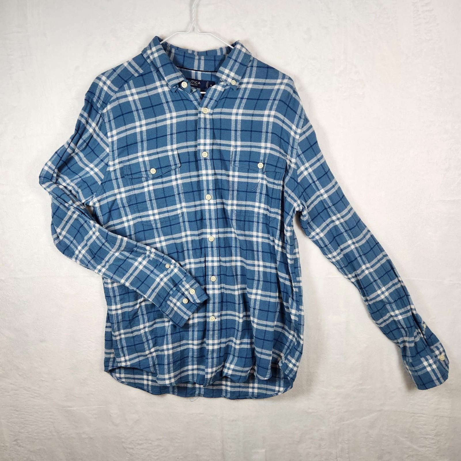 Nautica Nautica Classic Fit Blue Plaid Flannel Shirt Size Medium Size US M / EU 48-50 / 2 - 1 Thumbnail