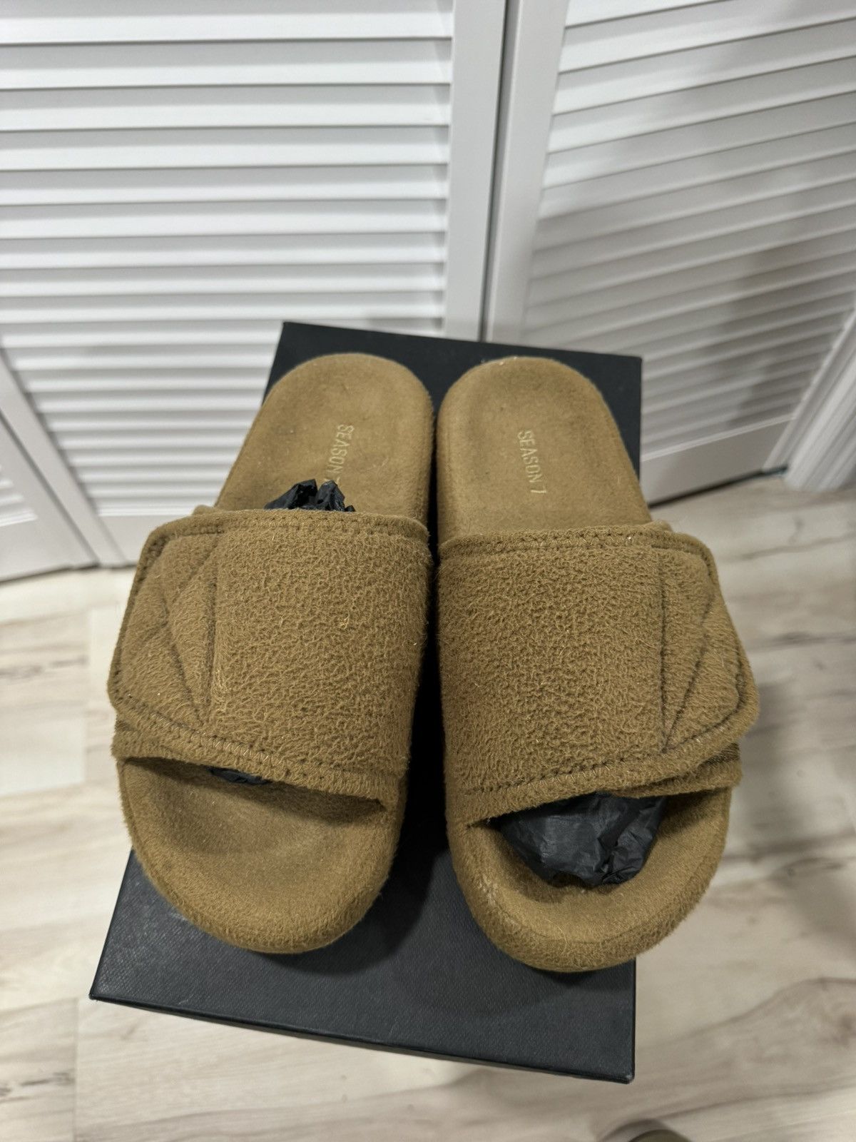 Yeezy Yeezy Season 7 Fleece Slide (Trench) Size US 8 / EU 41 - 5 Thumbnail