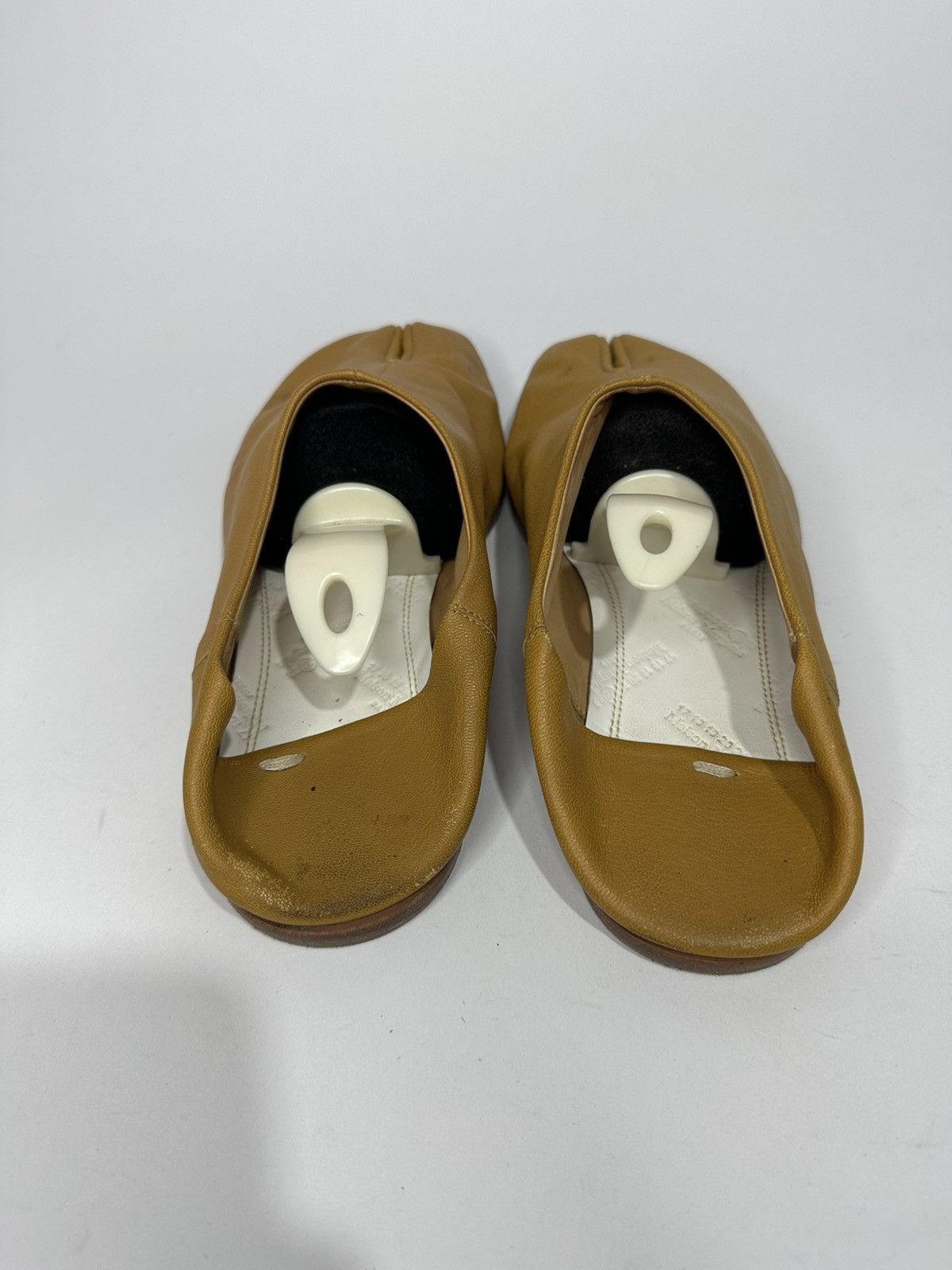 Maison Margiela Maison Margiela Tabi Babouche Ochre Leather Loafers. Size US 7 / EU 40 - 6 Thumbnail