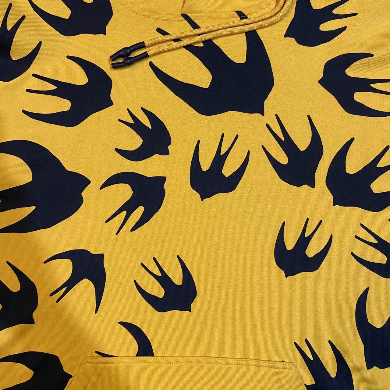 McQ Alexander McQueen ALEXANDER MCQUEEN Bird Graphic Hoodie In Chrome Yellow Size US L / EU 52-54 / 3 - 16 Thumbnail