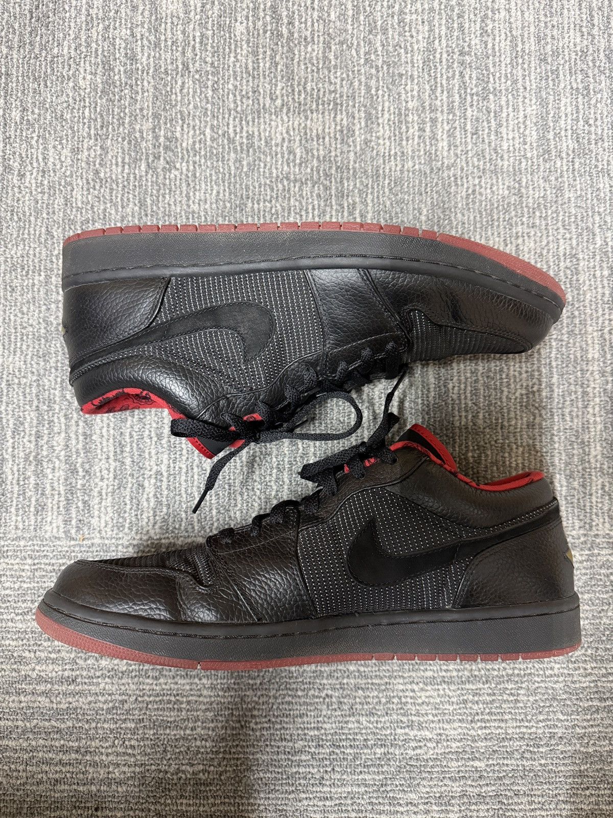 Jordan Brand Jordan 1 Retro Low Black Metallic Silver Varsity Red Size US 12 / EU 45 - 2 Thumbnail