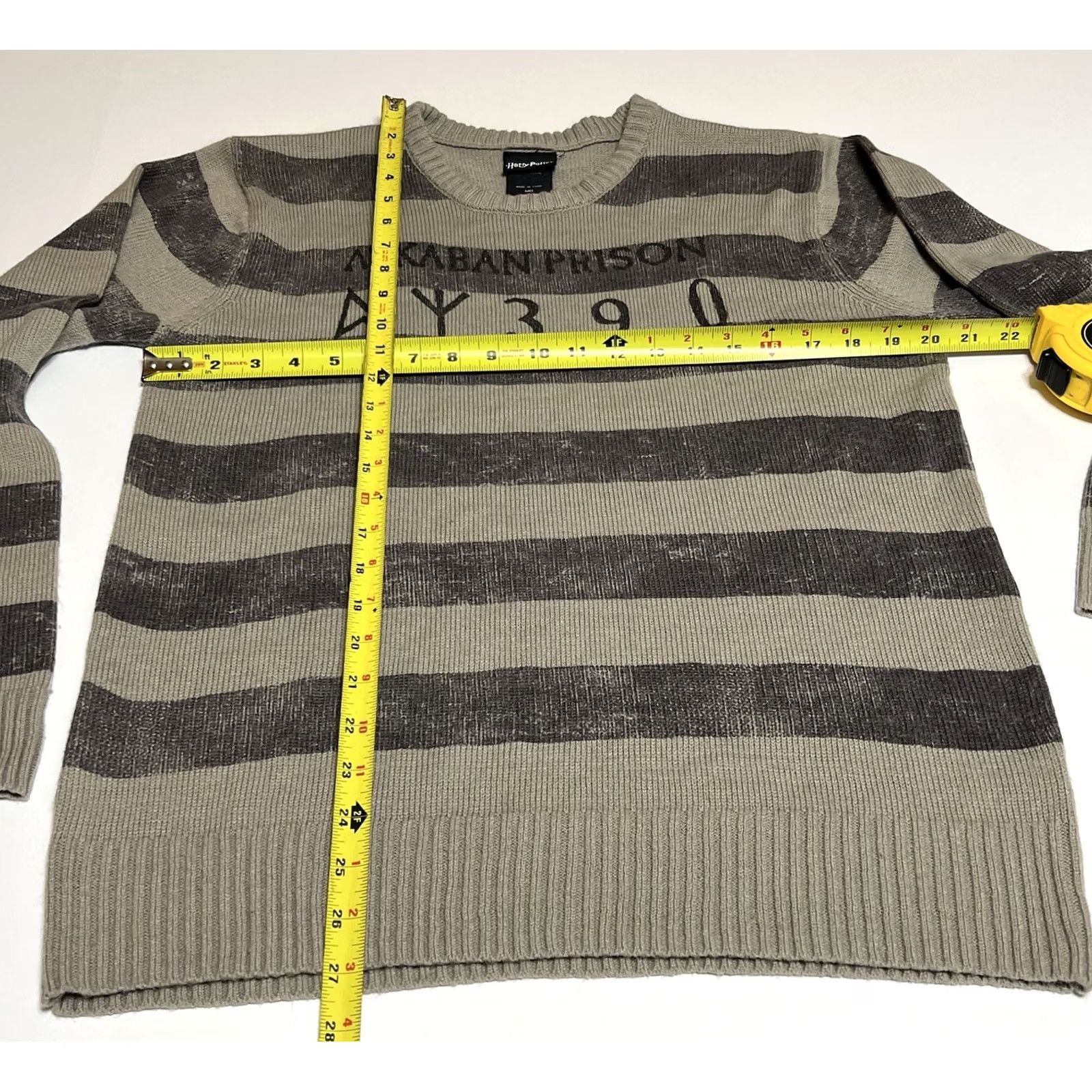 Vintage Harry Potter Azkaban Prisoner Sweater Grey Striped Size MEDIUM Womens Pullover Crew Neck Long Sleeve Knit Acrylic Size M / US 6-8 / IT 42-44 - 4 Thumbnail