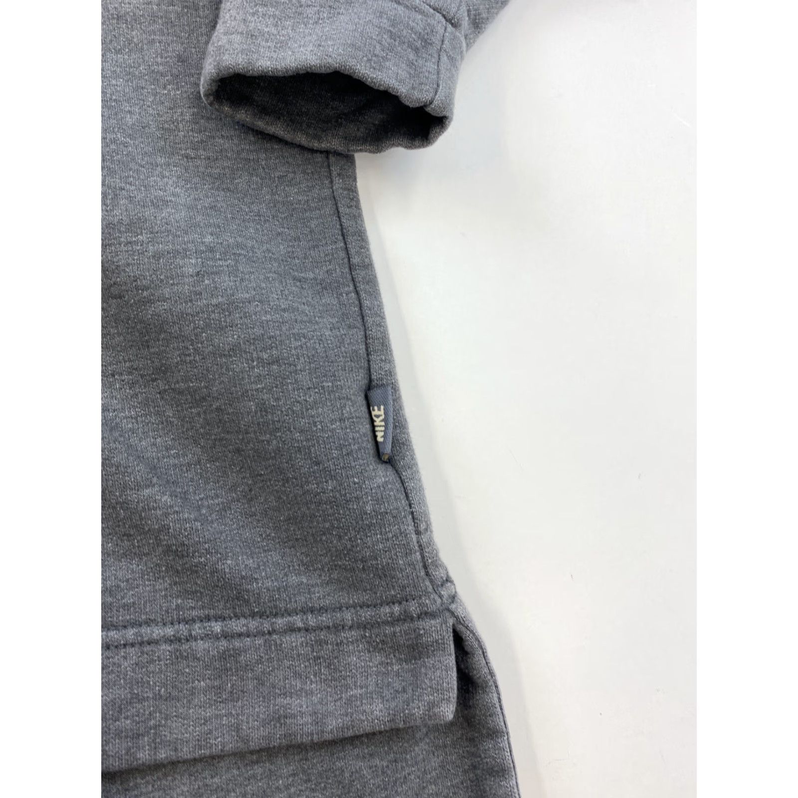 Nike VINTAGE Nike Sweatshirt Women Small Gray V-Neck Fitness Essentials Nike Sweatshirt Pullover Activewear Womens S Gray Nike Size S / US 4 / IT 40 - 2 Thumbnail