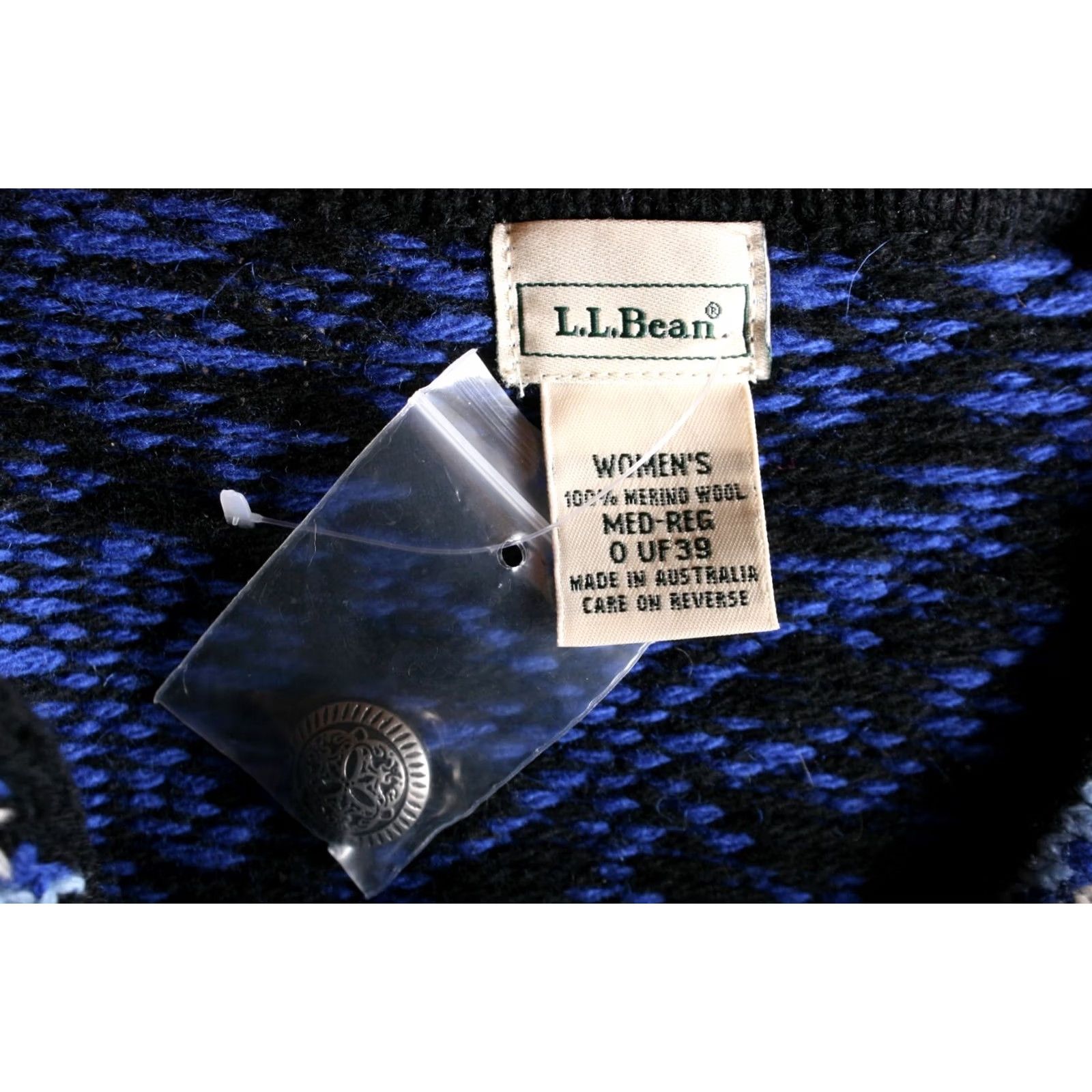 Vintage L.L. Bean Merino Wool Nordic Fair Isle Button Front Cardigan Sweater Women's M/L Cardigan Black Blue White 100% Merino Wool Womens Size M / US 6-8 / IT 42-44 - 6 Thumbnail