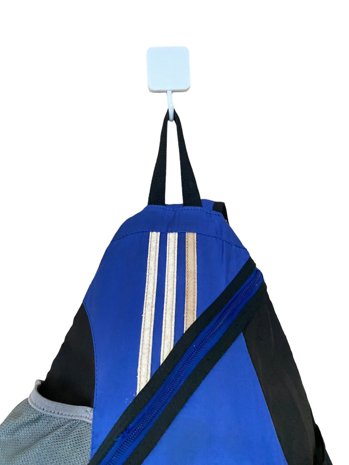 Vintage Vintage Brand Adidas Waist Bag Crossbody 2000s Size ONE SIZE - 5 Thumbnail