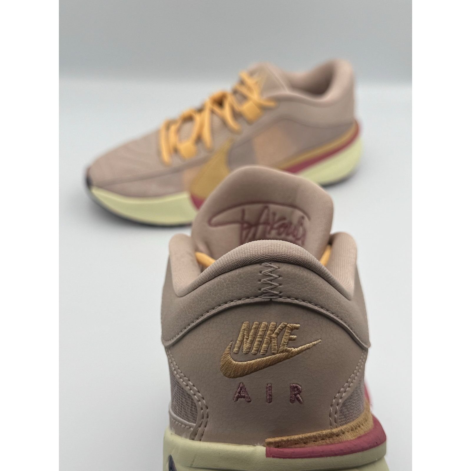 Nike Nike Zoom Freak 5 Fossil Stone Mens Basketball DX4985-200 Size ONE SIZE - 3 Thumbnail