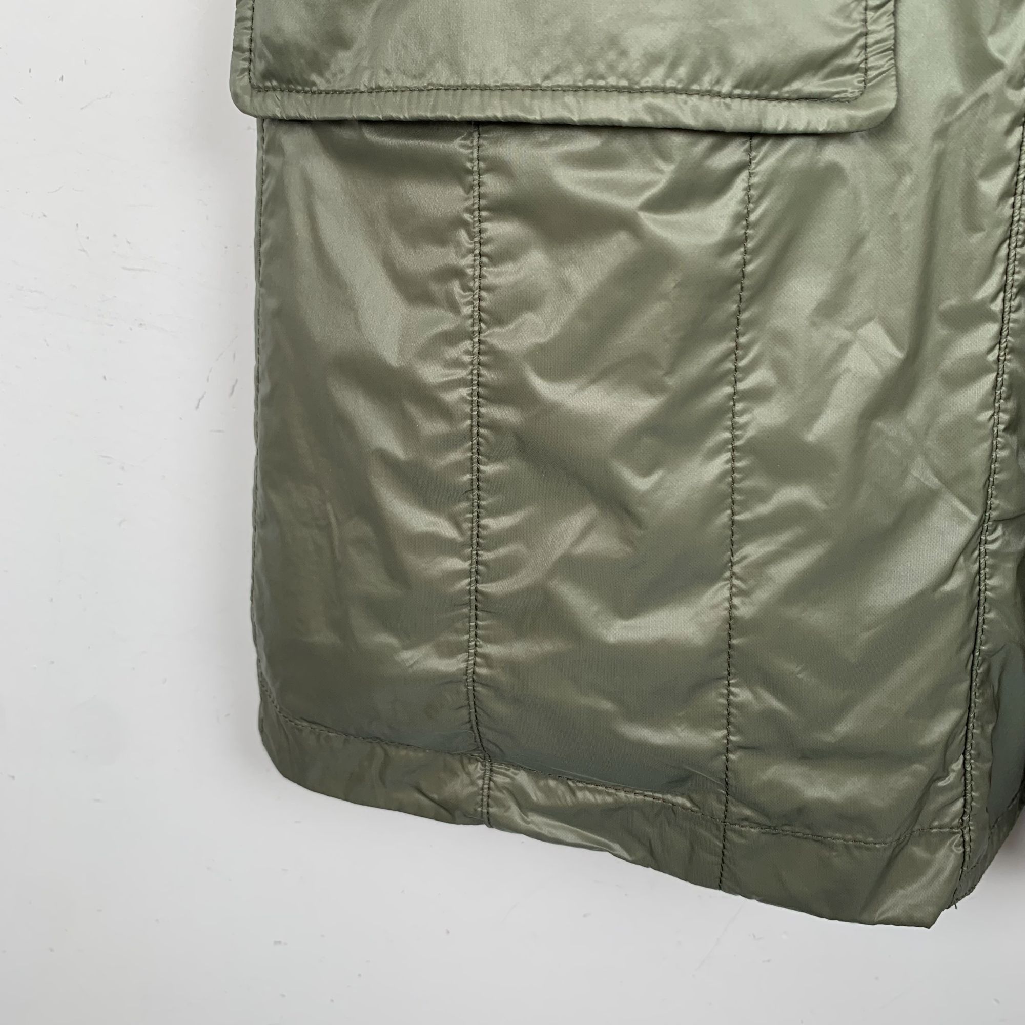 Moncler [Moncler] Military Green Embroidered Logo Notch Lapel Down V Size US L / EU 52-54 / 3 - 8 Thumbnail