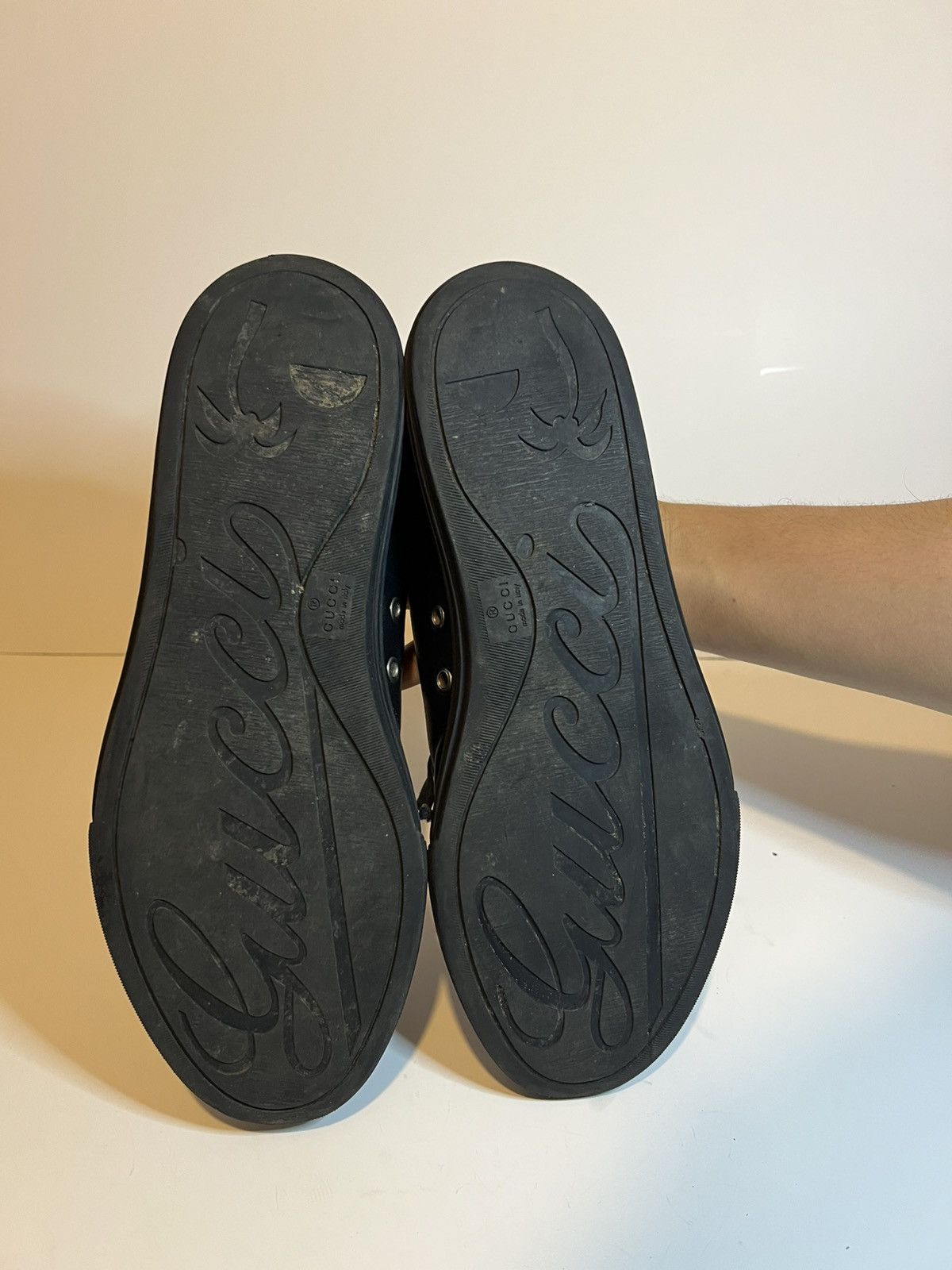 Gucci Gucci leather low top sneaker designer shoes Size US 9.5 / EU 42-43 - 4 Thumbnail