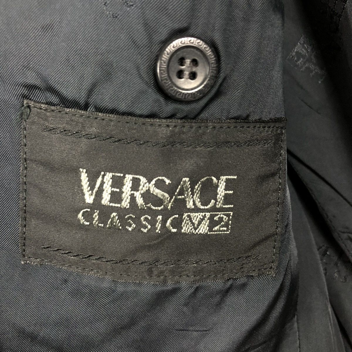 Versace 🔥VINTAGE VERSACE CLASSIC V2 DOUBLE BREAST COATS JACKET Size US M / EU 48-50 / 2 - 19 Thumbnail
