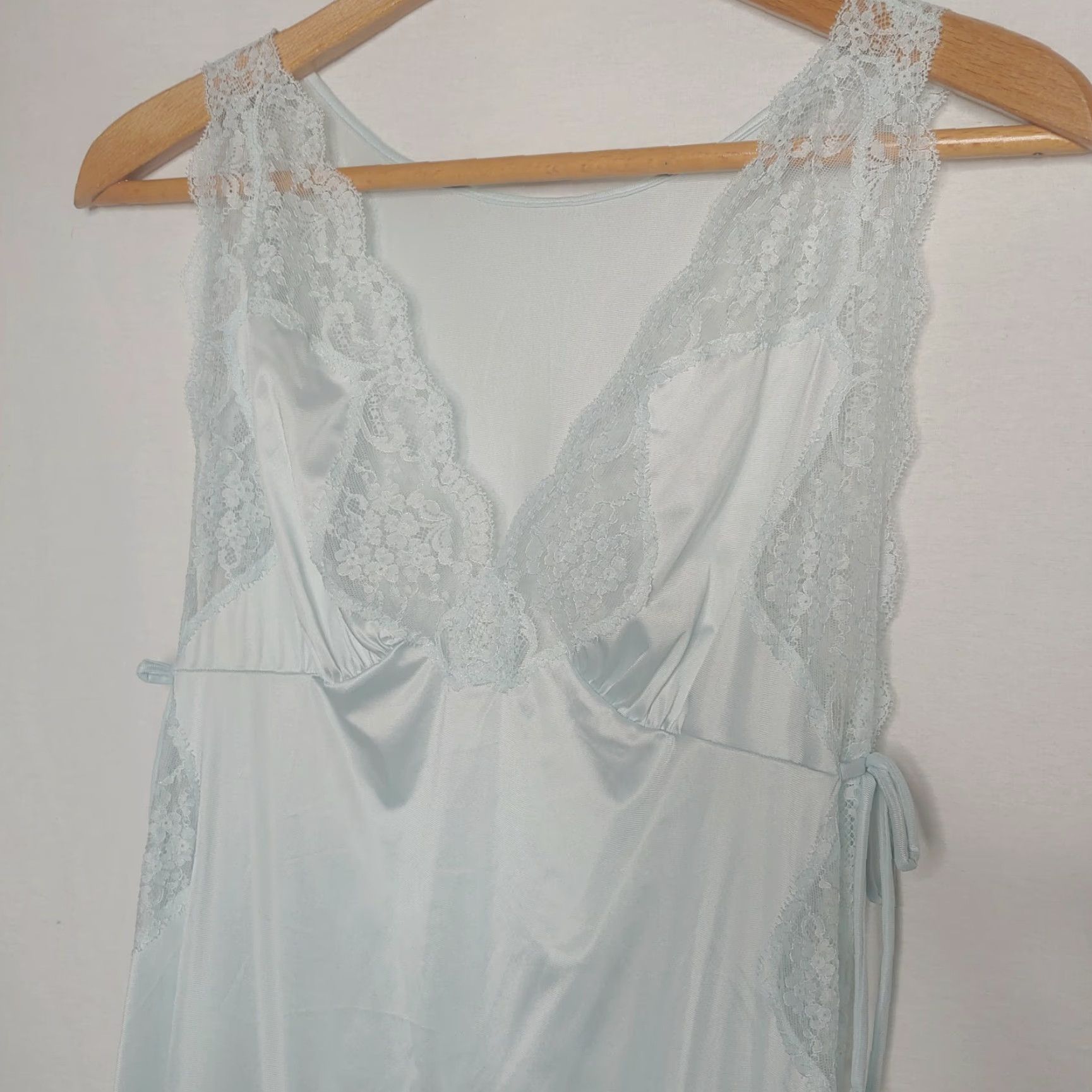 Vintage VINTAGE 1980s Women's Medium Nightgown Nylon Lace Sleeveless Blue Sexy Lounge Wear Size ONE SIZE - 6 Thumbnail