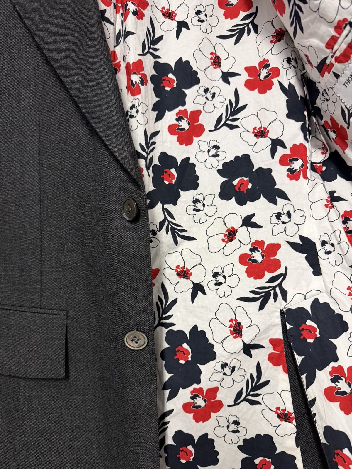 Thom Browne Shark Fin Coat Size US S / EU 44-46 / 1 - 8 Thumbnail