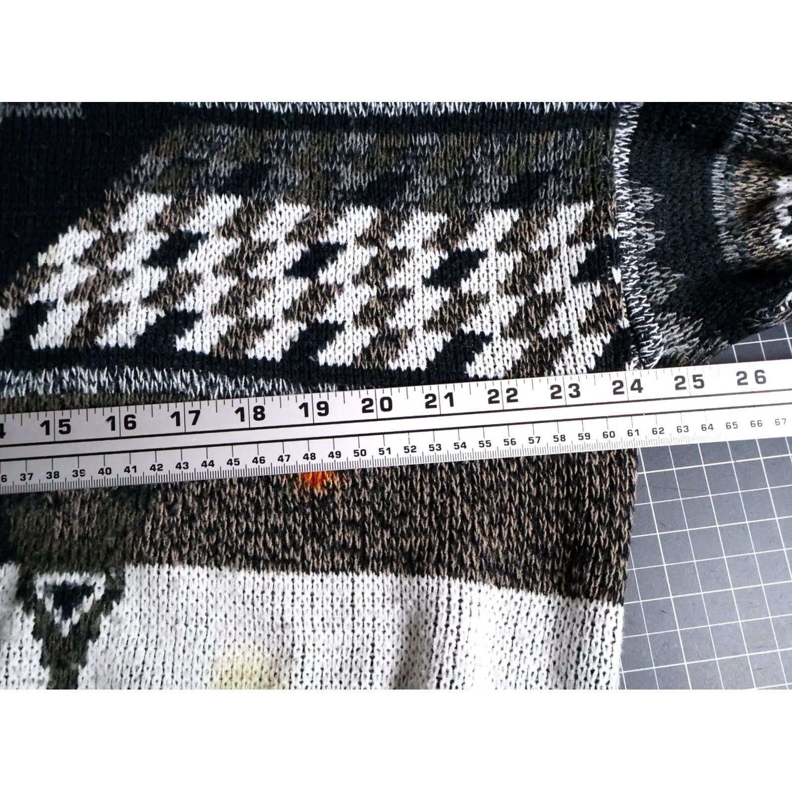 Vintage VINTAGE Expressions 90s Sweater Mens Large Black Abstract Pattern Crew Neck Knit Pullover Casual Retro style Boys/Adults? Size US L / EU 52-54 / 3 - 5 Thumbnail