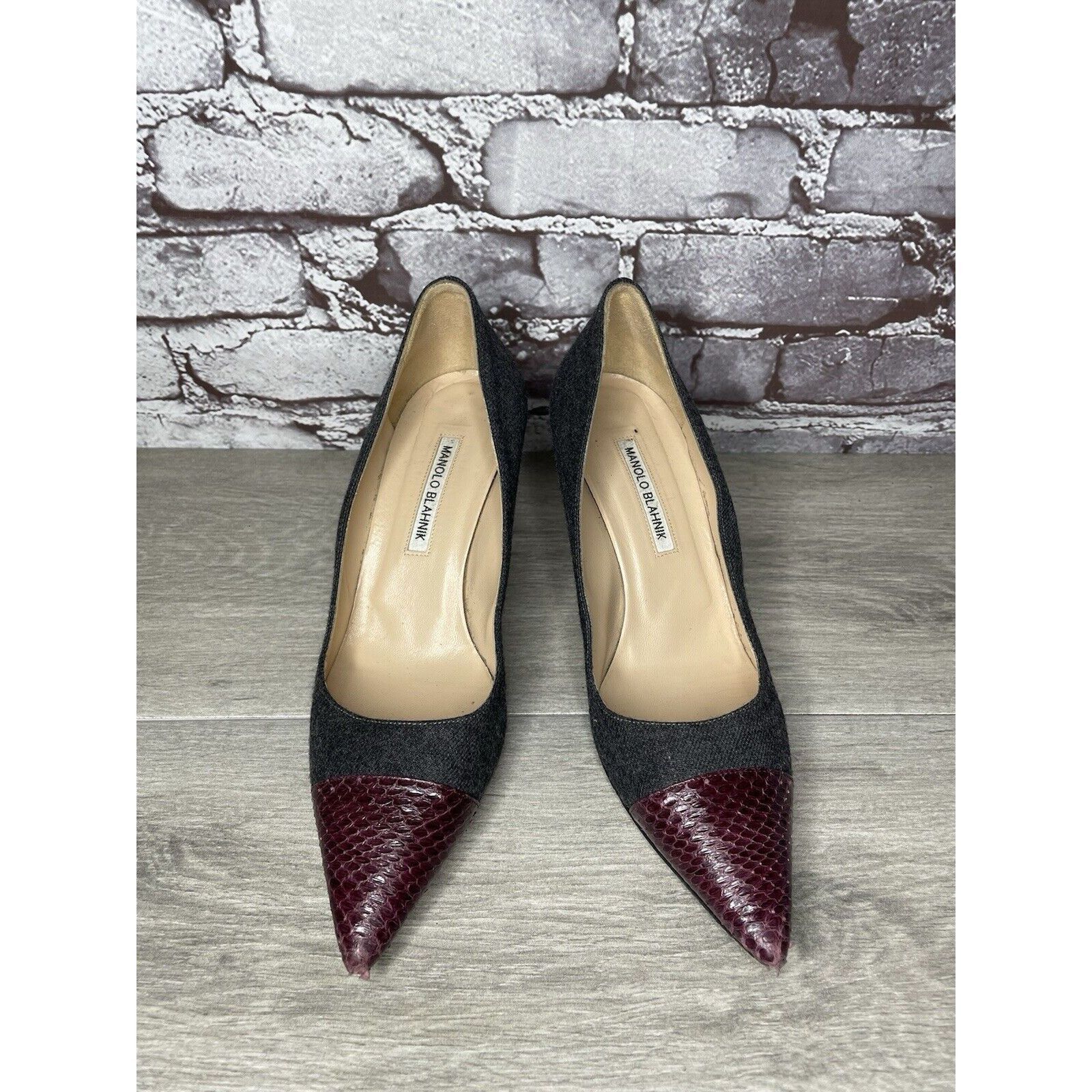 Manolo Blahnik Manolo Blahnik Grey Wool Fabric Burgundy Pointed Toe Heels W Size US 9 / IT 39 - 2 Thumbnail