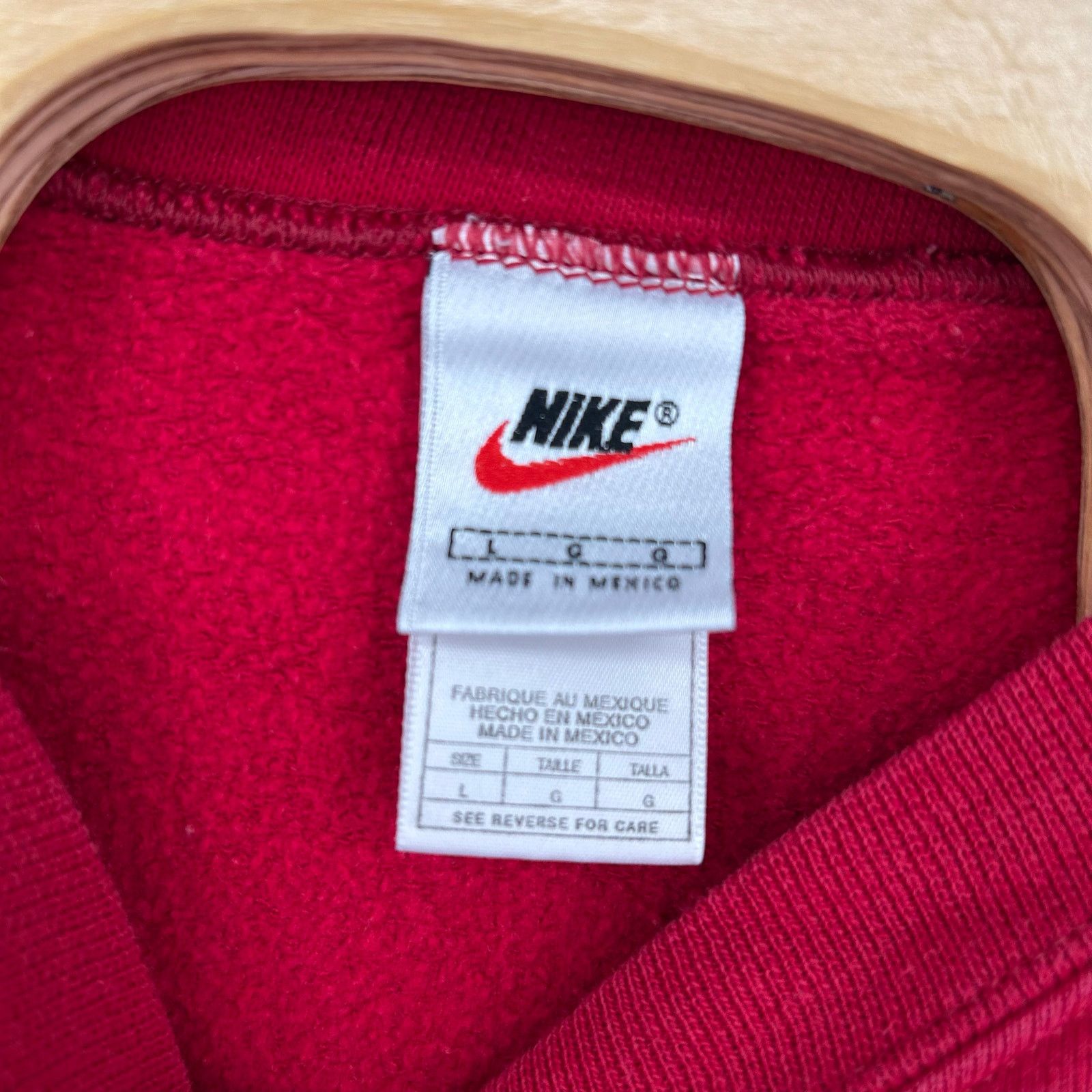 Nike Vtg 90s nike red burgundy tonal swoosh crewneck sweatshirt Size US L / EU 52-54 / 3 - 4 Thumbnail