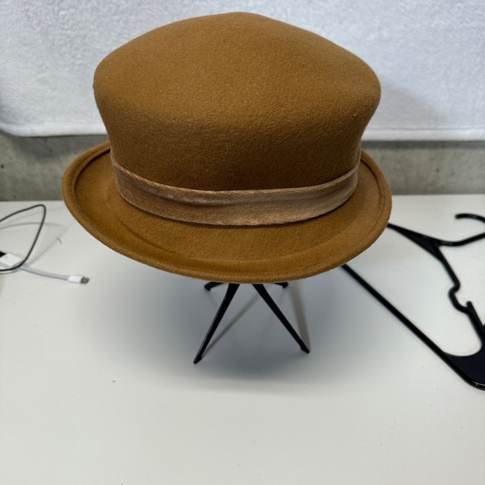 Lord & Taylor Lord & Taylor 100% Wool Tan Bow Round Hat Size ONE SIZE - 3 Thumbnail