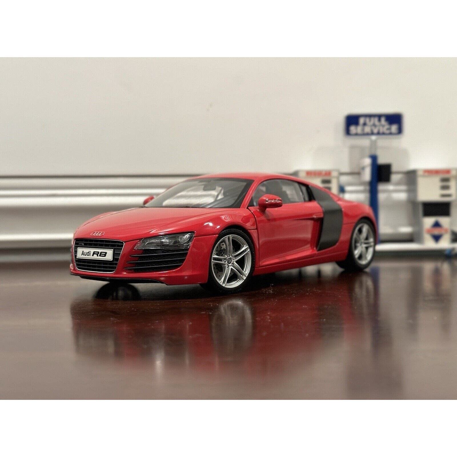 image of Audi R8 Kyosho 1/18 From Japan in Red, Men's