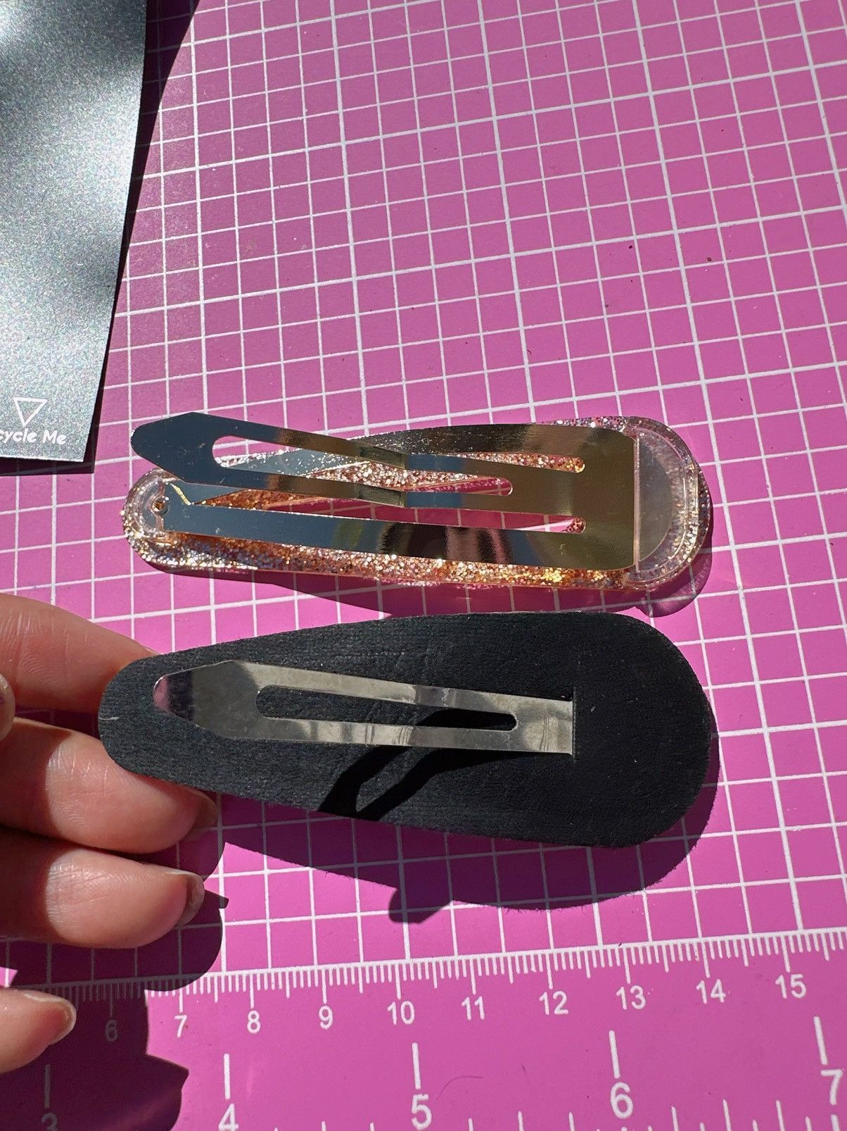 Guess Guess hair clips gold tone black velvet crystal logo paved Size ONE SIZE - 3 Thumbnail