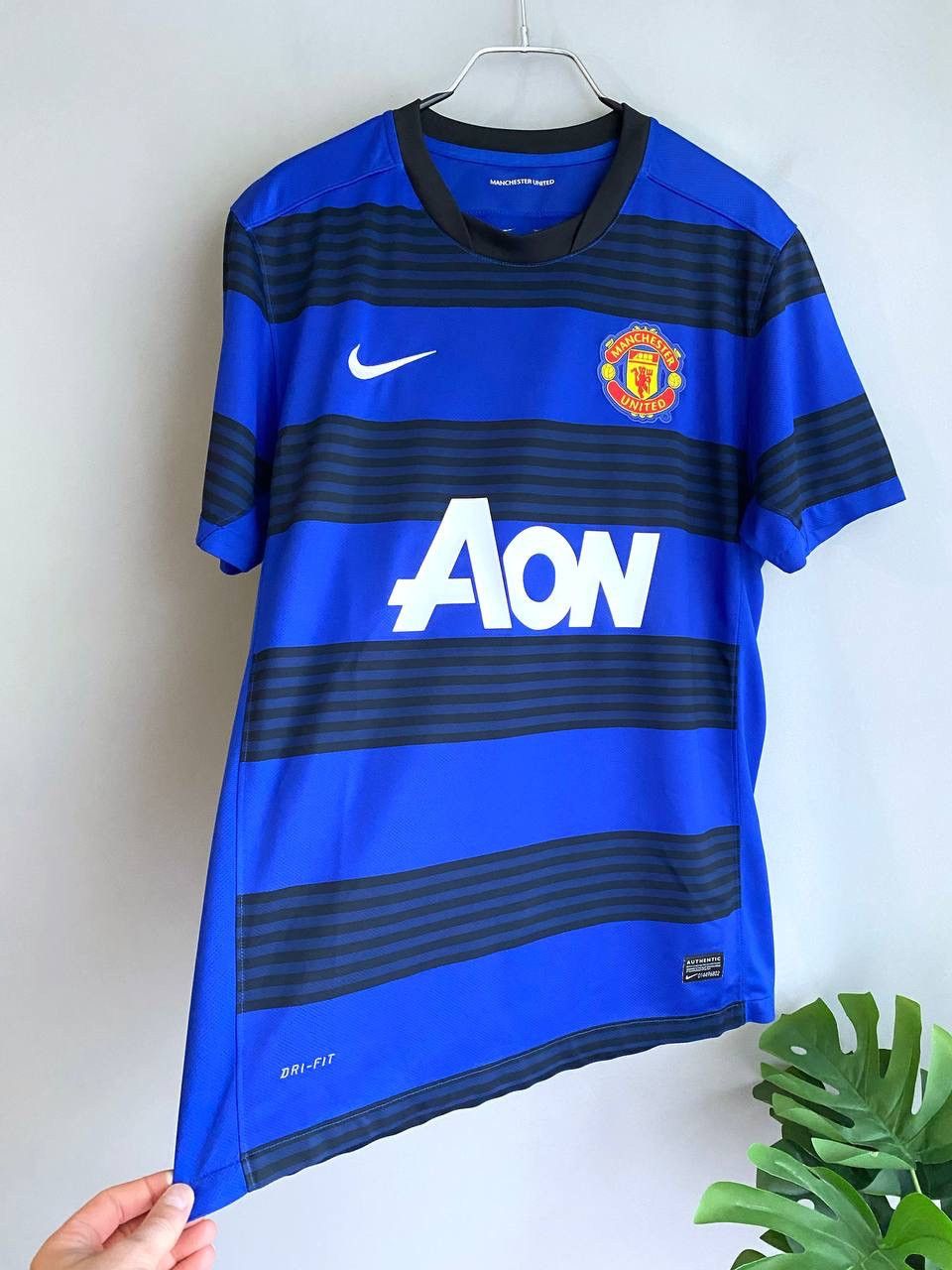 Nike Nike Manchester United 2011/2012 Away Soccer Jersey, Size L Size US L / EU 52-54 / 3 - 10 Thumbnail
