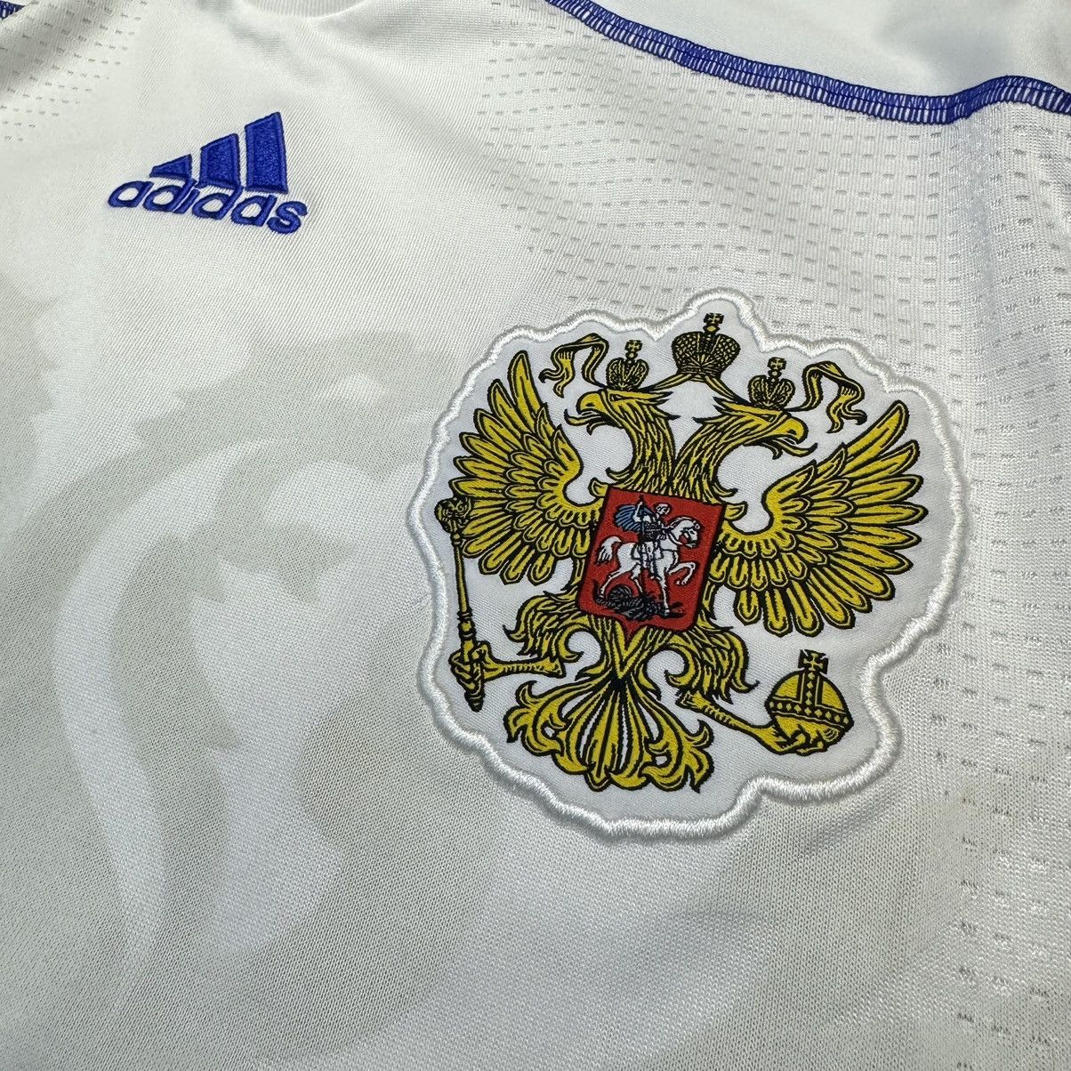 Adidas Russia 09/10 away shirt Size US L / EU 52-54 / 3 - 4 Thumbnail