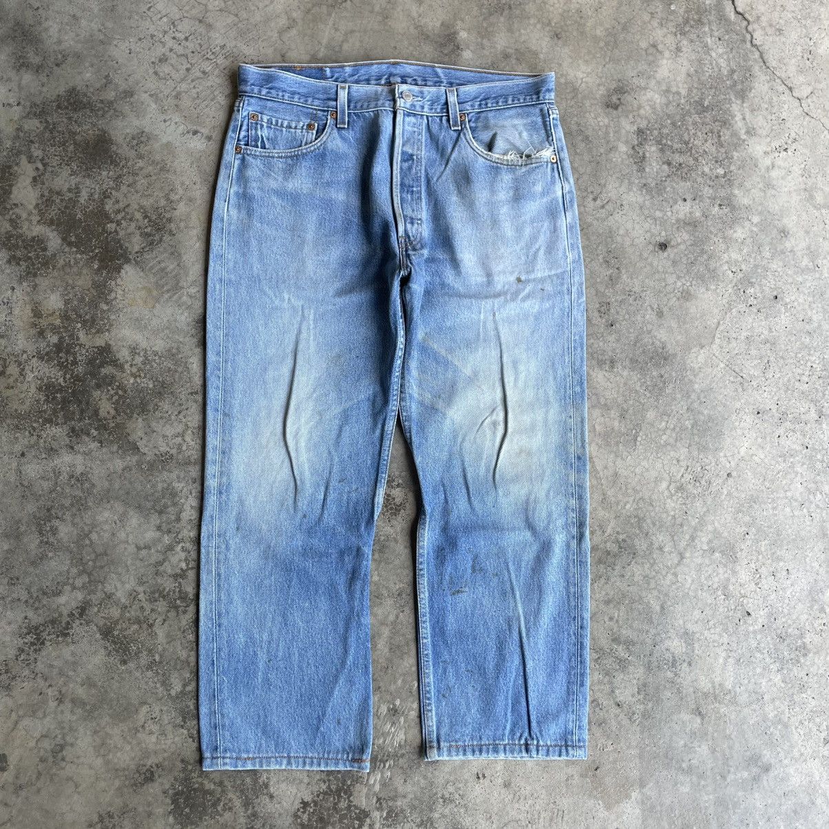 Levi's Vintage Clothing 🔥Vintage 90s Levis 501 Stoned Washed Distress Dirty Jeans Size US 34 / EU 50 - 1 Thumbnail