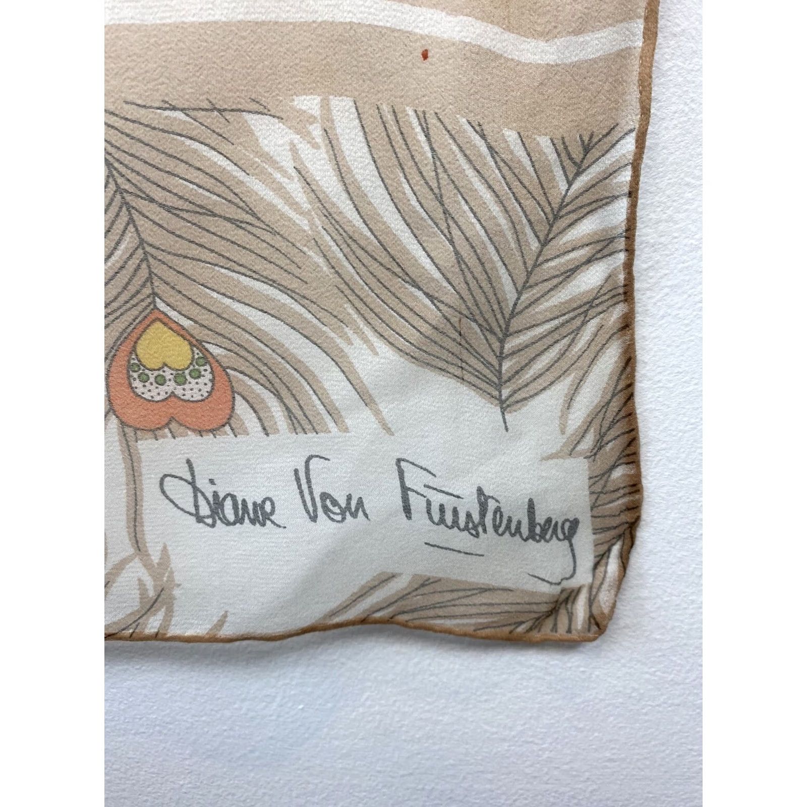 Diane von Furstenberg Item Specifications: Brand: Adidas Size ONE SIZE - 3 Thumbnail